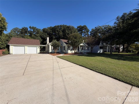 Photo of 208 Pressly Street, Clover, SC 29710 (MLS # 4432192)
