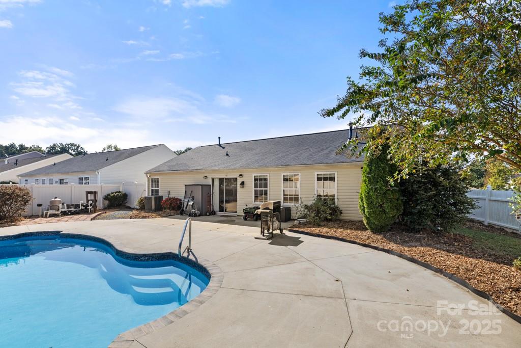 1010 Glen Hollow Drive