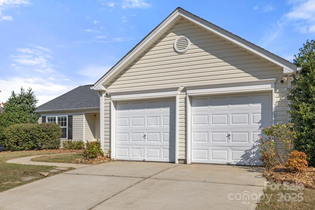 1010 Glen Hollow Drive