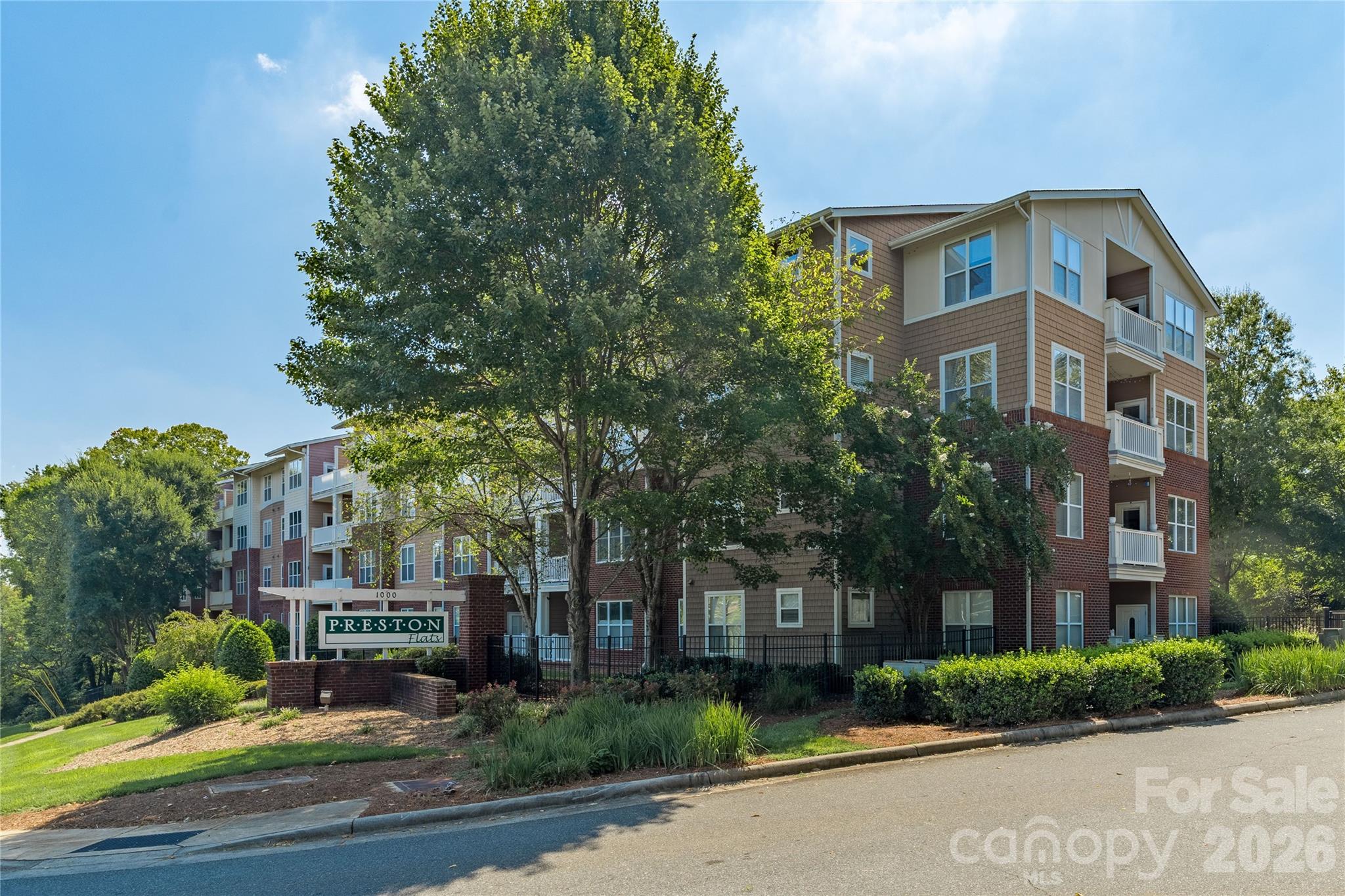 1000 E Woodlawn Road 217