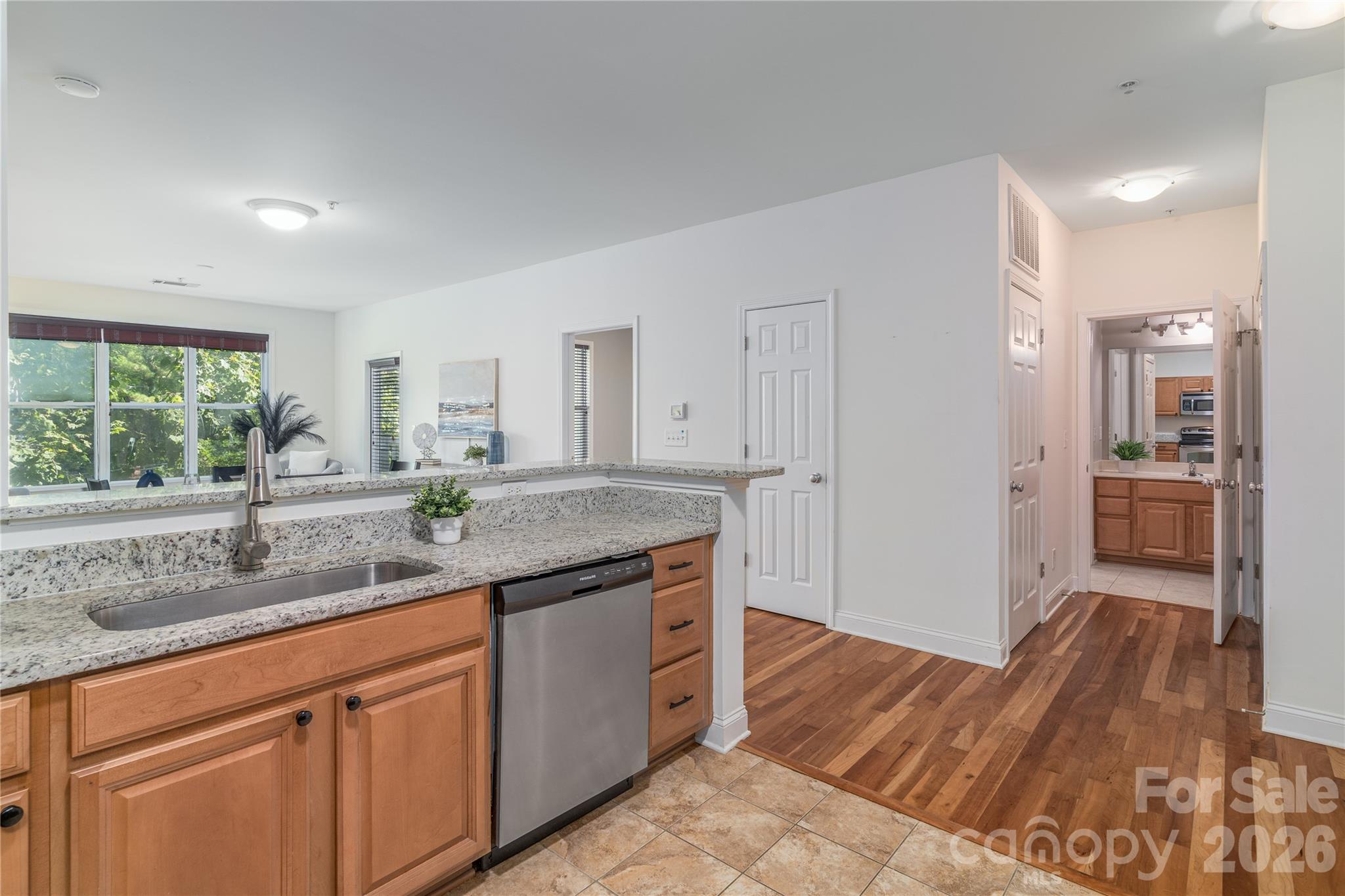 1000 E Woodlawn Road 217