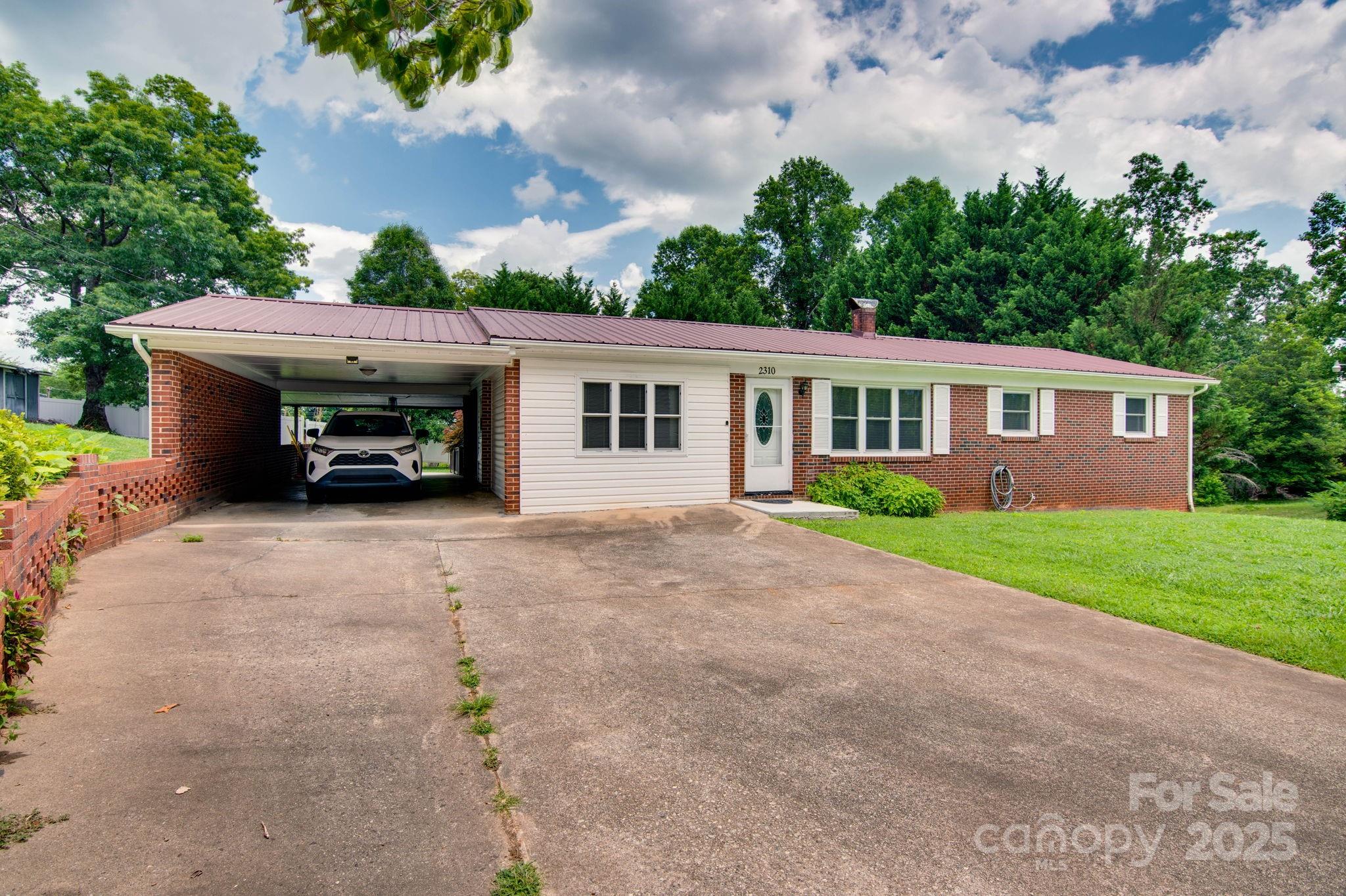 2310 Honeysuckle Place