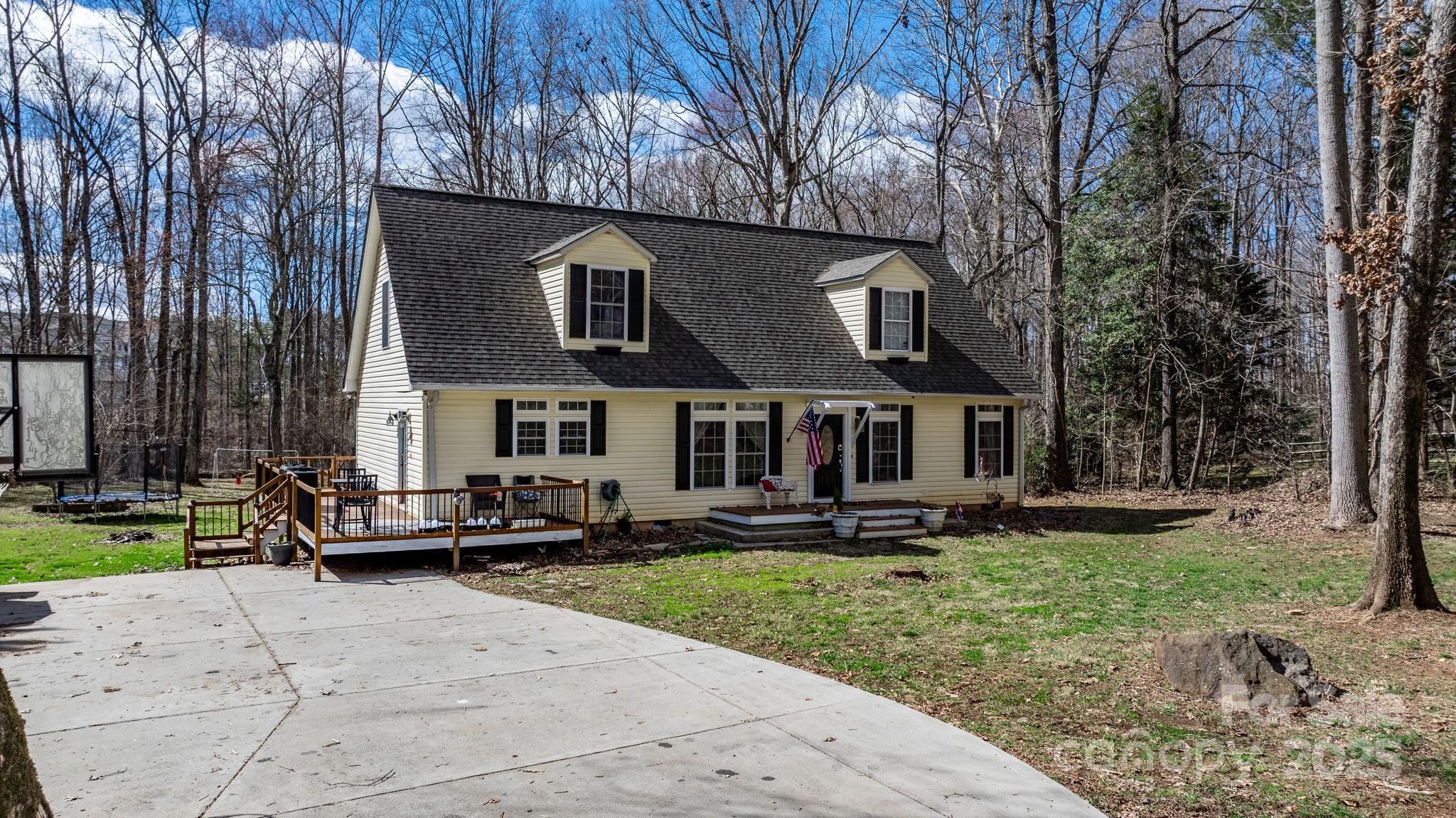 7648 Forest Oak Drive