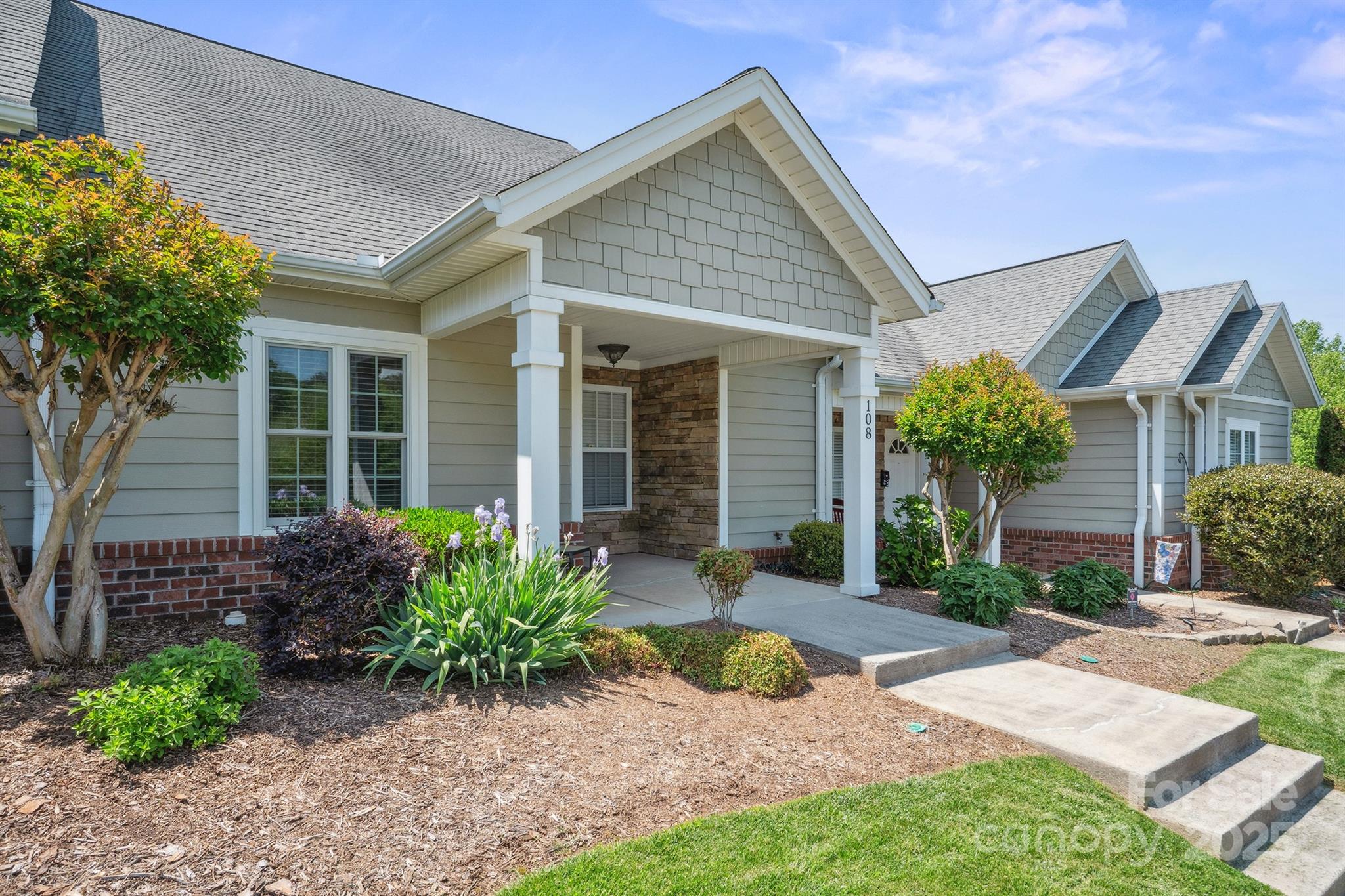 HENRYS GLEN - Residential