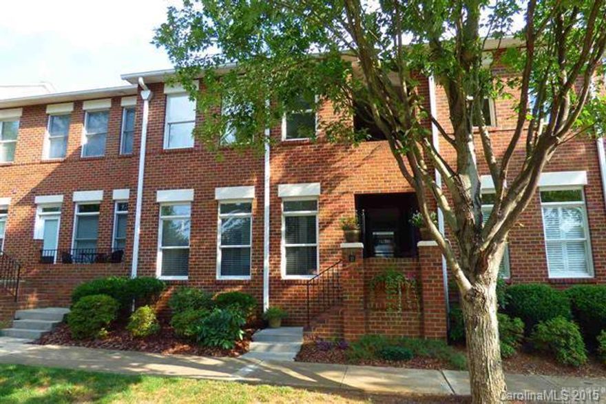 IN-TOWN LIVING AT ITS FINEST! Discover Hickory's own brownstone-style townhouses located within walking distance to fine dining, drinks, coffee, boutique shopping, groceries & more! One-owner unit offers quaint front porch area leading into dramatic great room featuring 20' ceilings, six full sized windows to let in the sunshine, & cozy gas log fireplace. Adjoining kitchen overlooks great room & features stainless appliances, pantry, plenty of cooking space, & adjacent dining area.