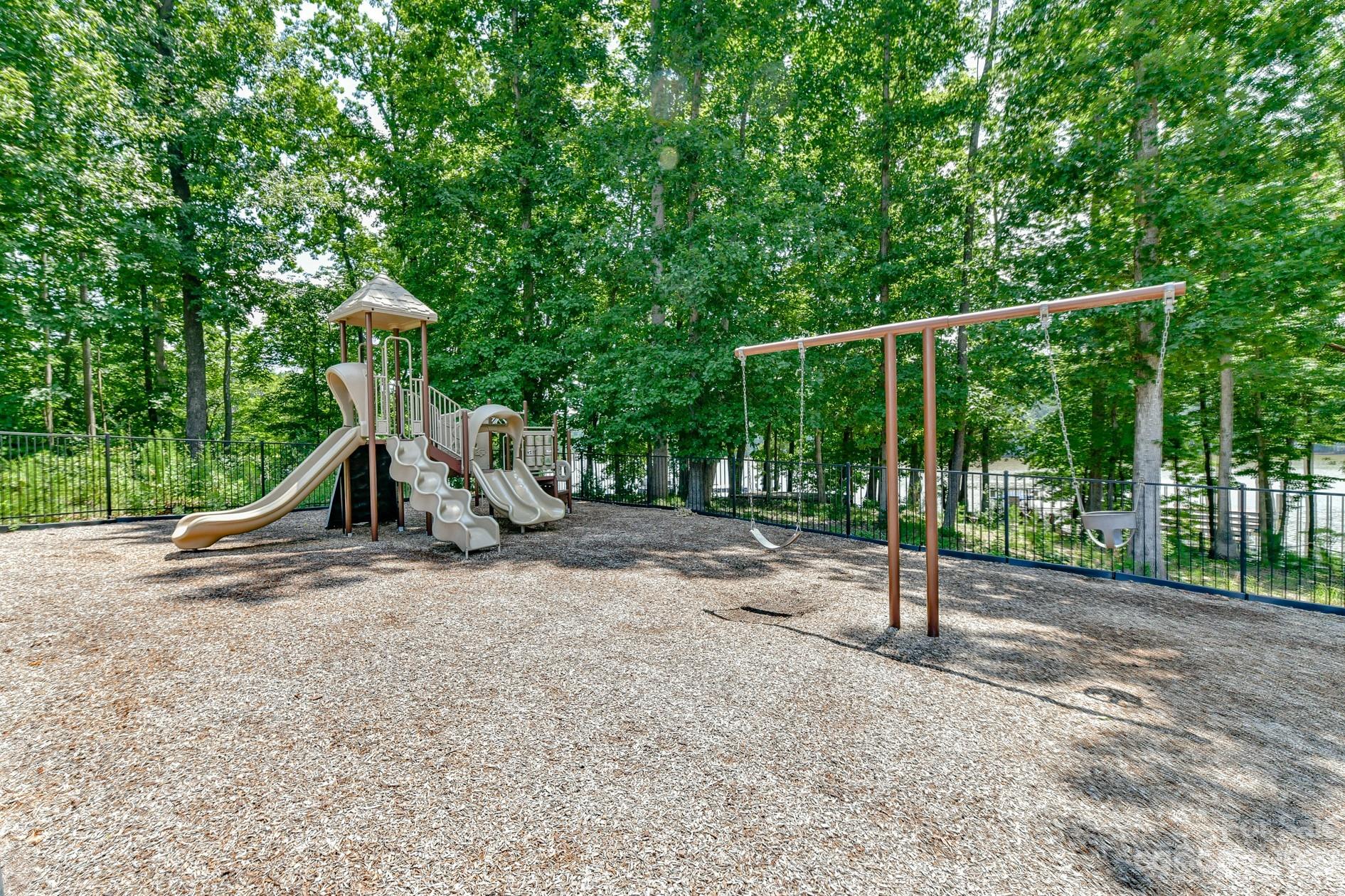 The Vineyards on Lake Wylie - Residential