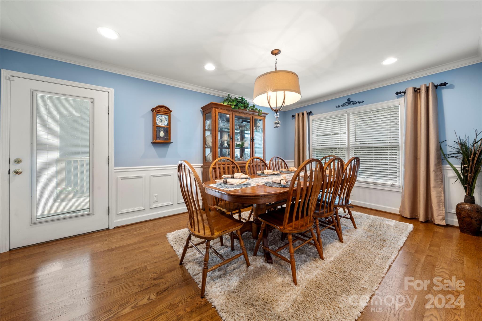 1447 London Drive