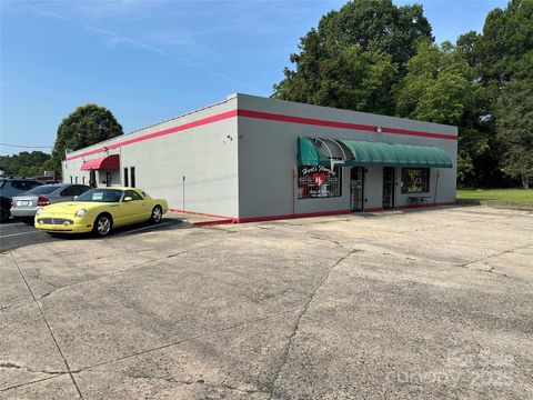 597 N Main Street Mooresville NC 28115
