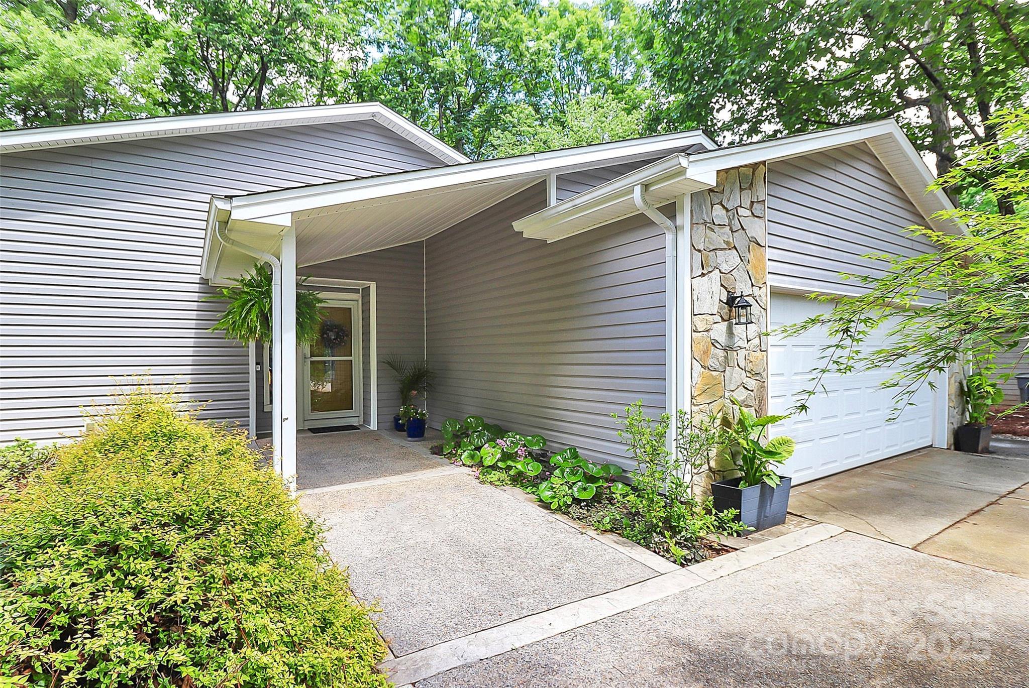 3708 Sweetgrass Lane