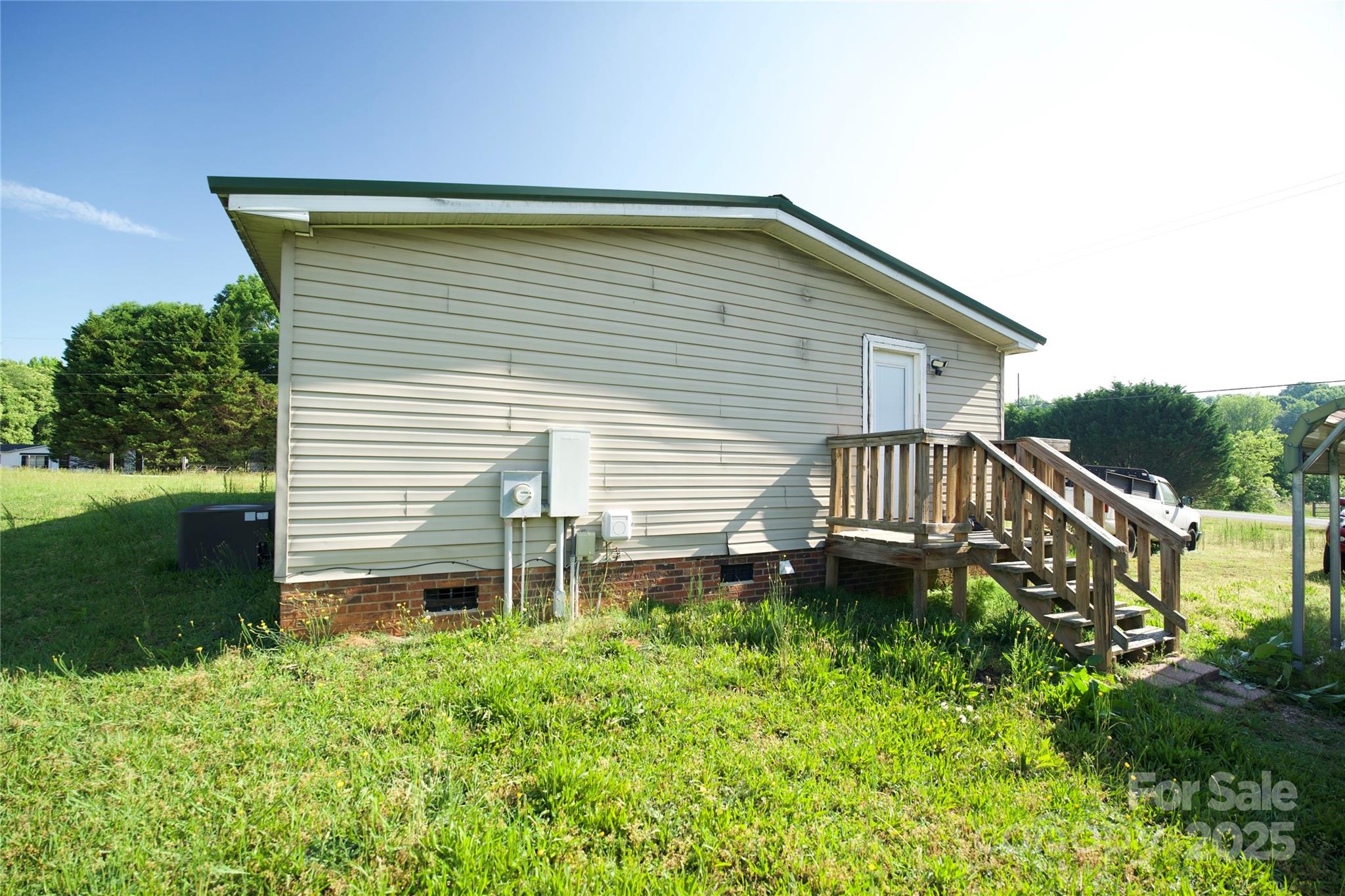 302 Edwards Road