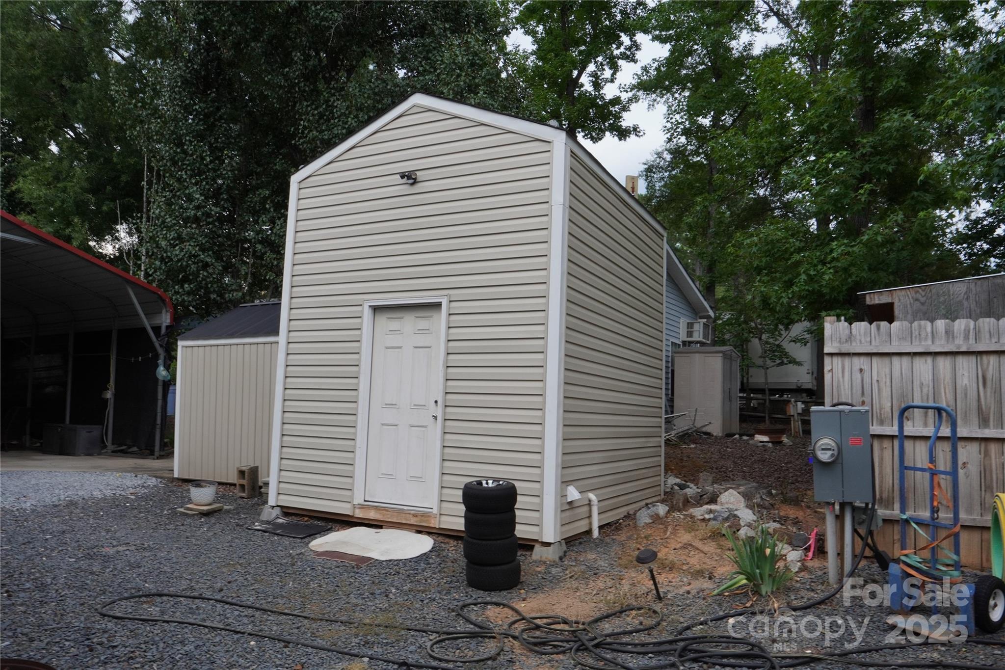 114 Redwood Trail