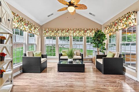 Photo of 6859 Lakecrest Court, Denver, NC 28037 (MLS # 4290667)