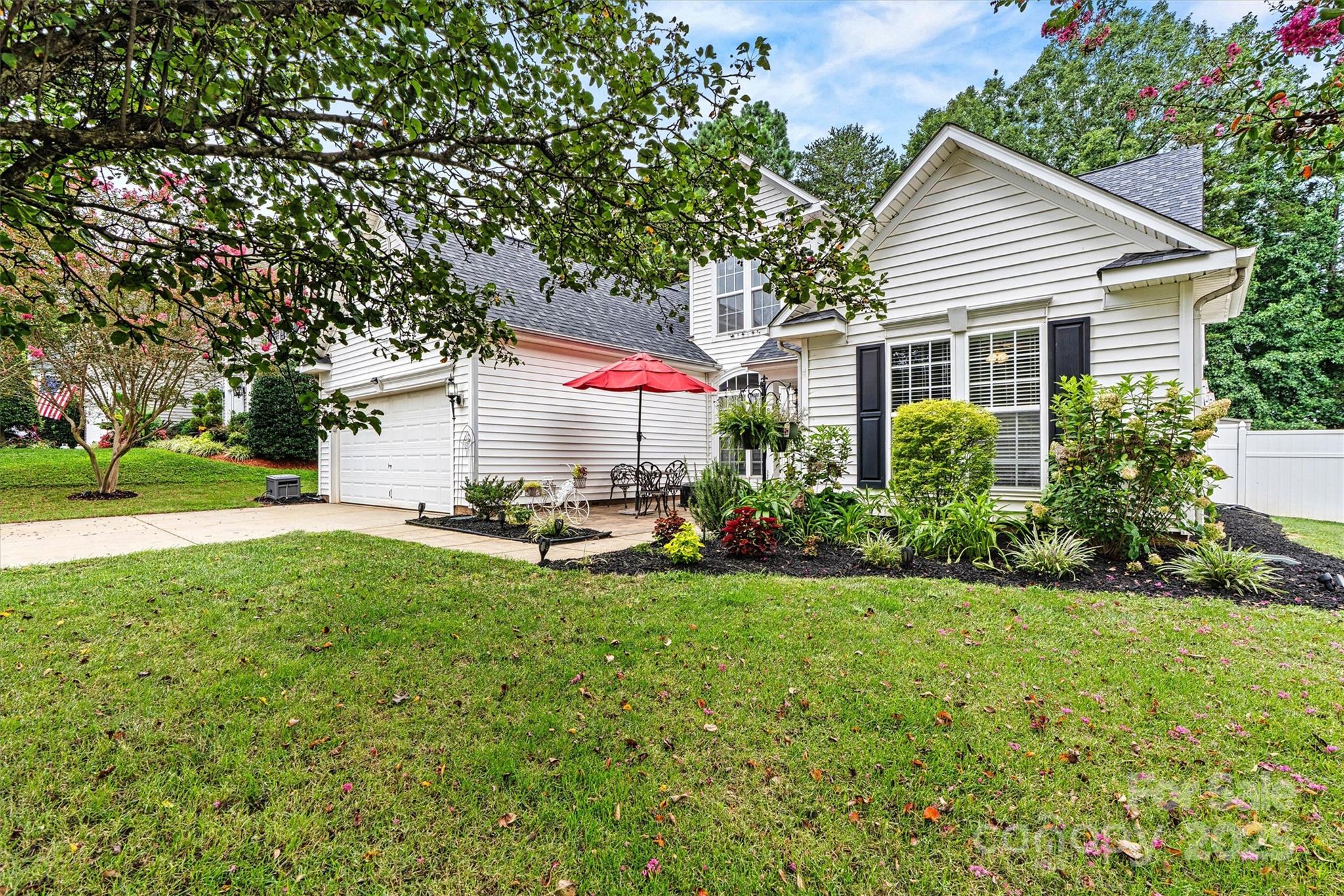6859 Lakecrest Court