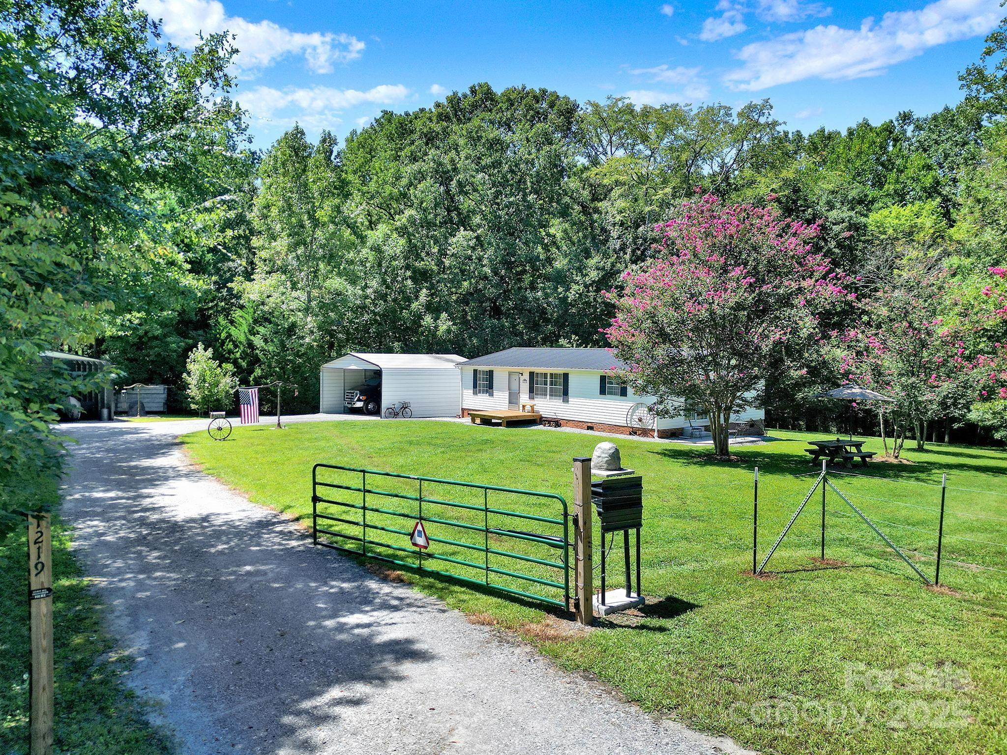 1219 Neely Smith Lane