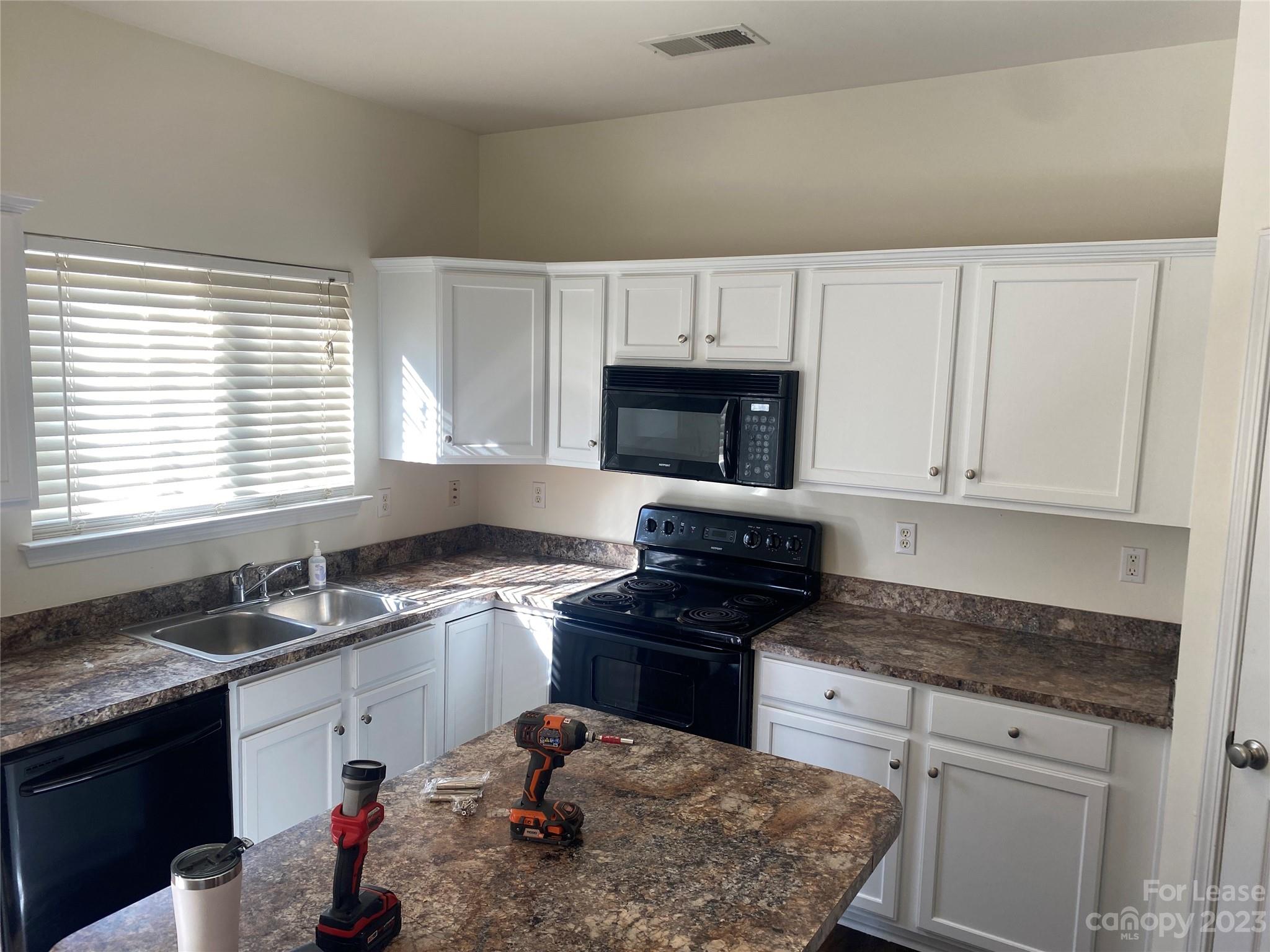 oakhurst - Residential Lease
