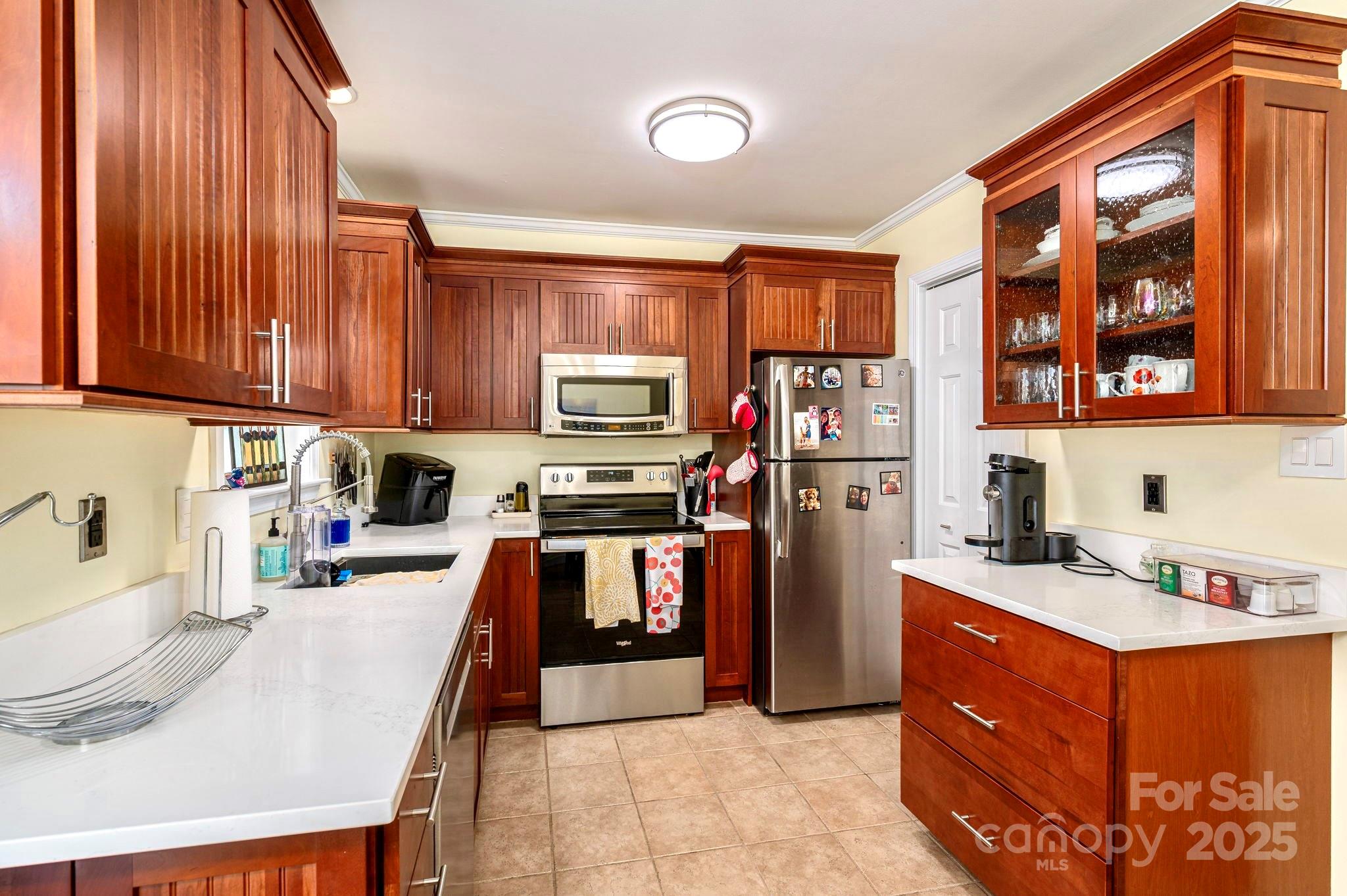 1404 River Drive