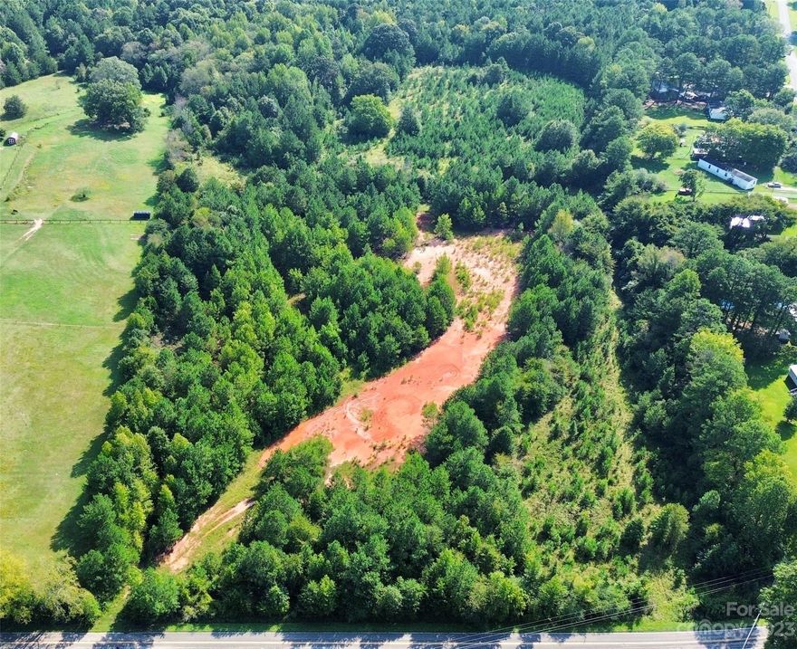 Just minutes away from Lake Wylie and the town of York, this 33 acres is ready for you to develop one large dream home site, multiple home sites or even a subdivision. A large area is already cleared but there is still plenty of wooded acreage. The road frontage is 488 feet giving you even more design flexibility. Well and septic will be needed.
