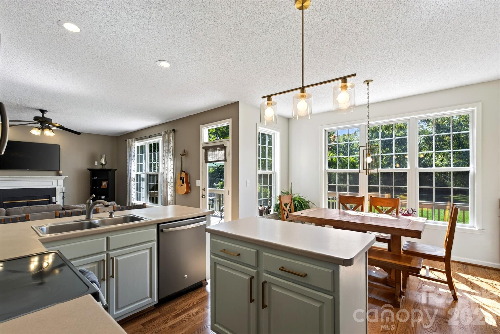 394 English Oak Road