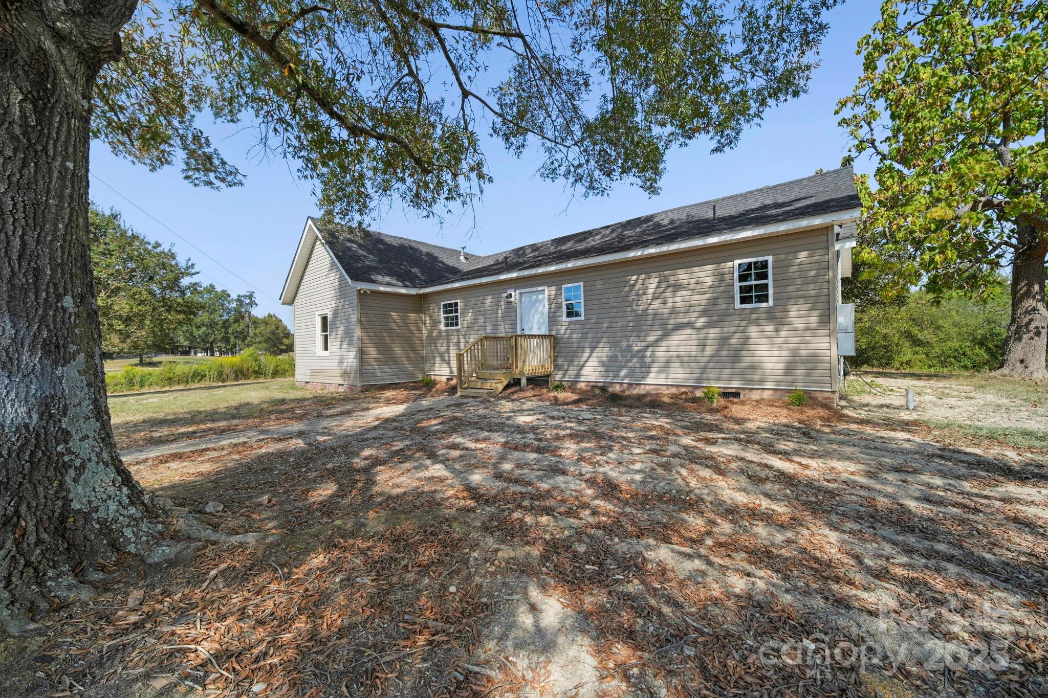 1048 Bowers Road