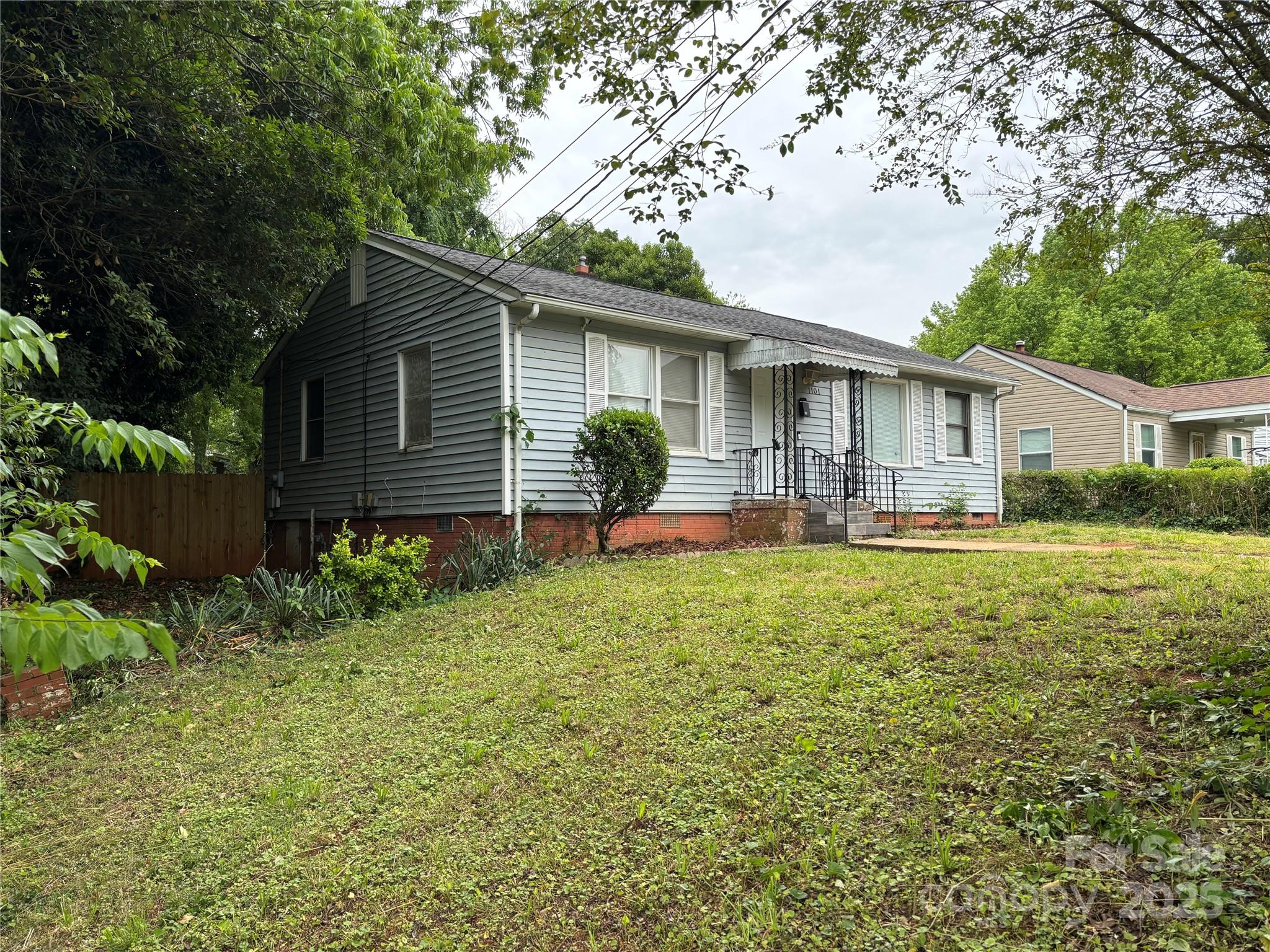 1101 Mona Drive