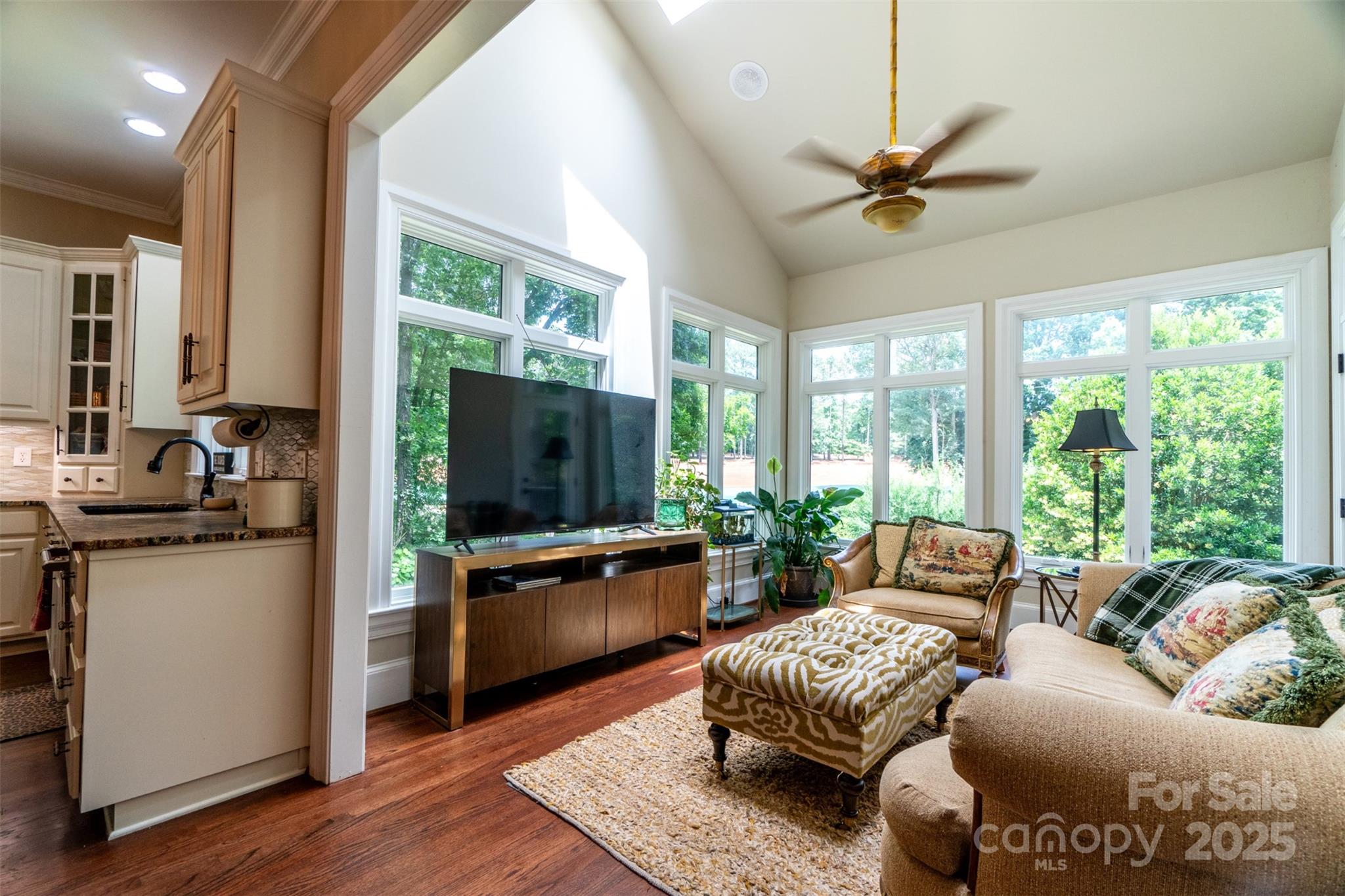 The Peninsula - Residential