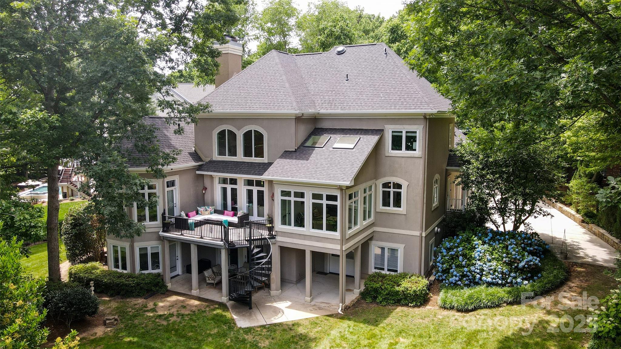 The Peninsula - Residential