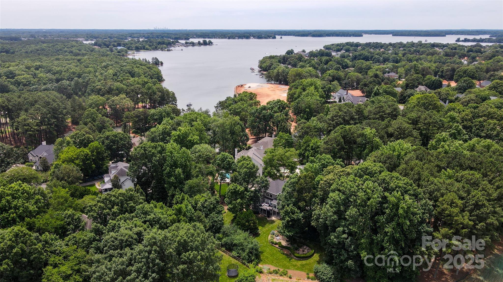 The Peninsula - Residential