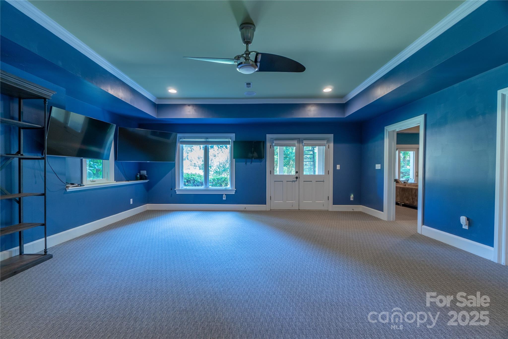 The Peninsula - Residential