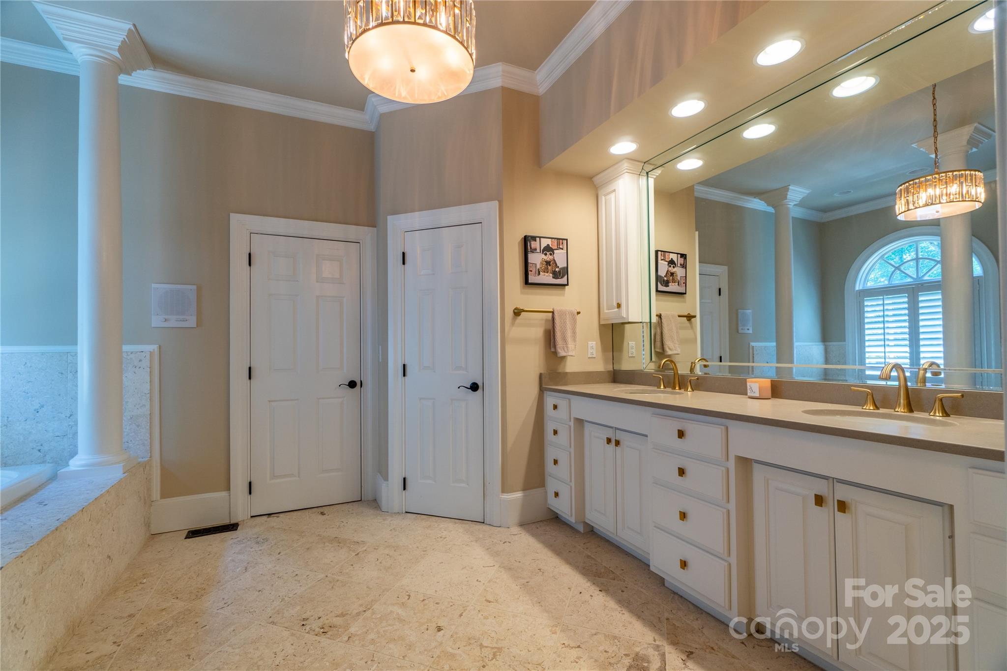 The Peninsula - Residential