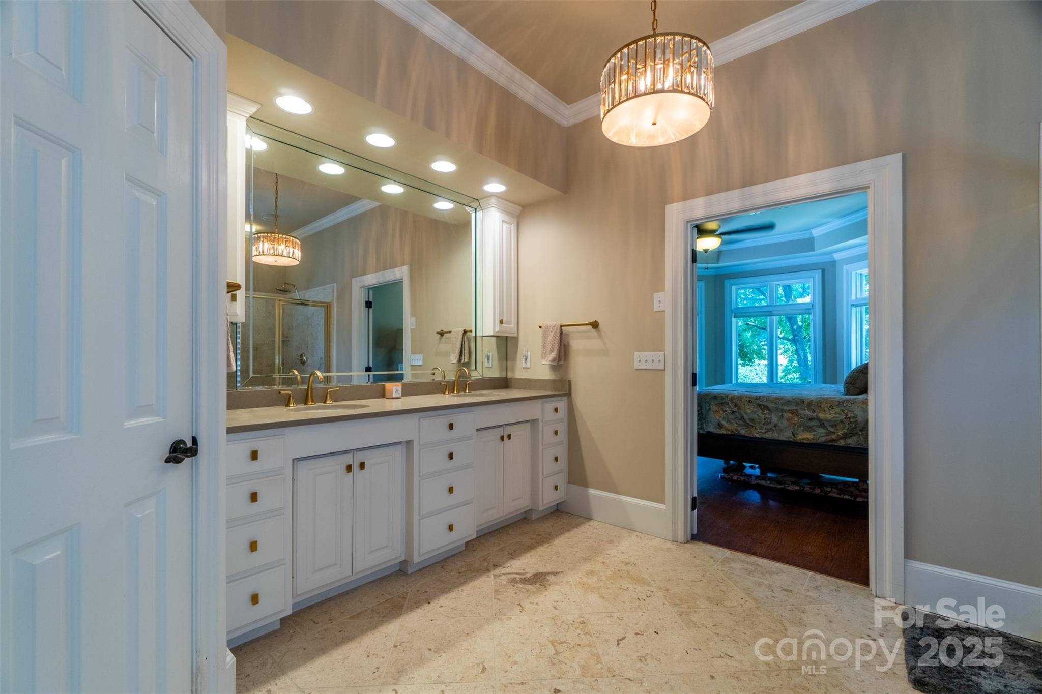 The Peninsula - Residential