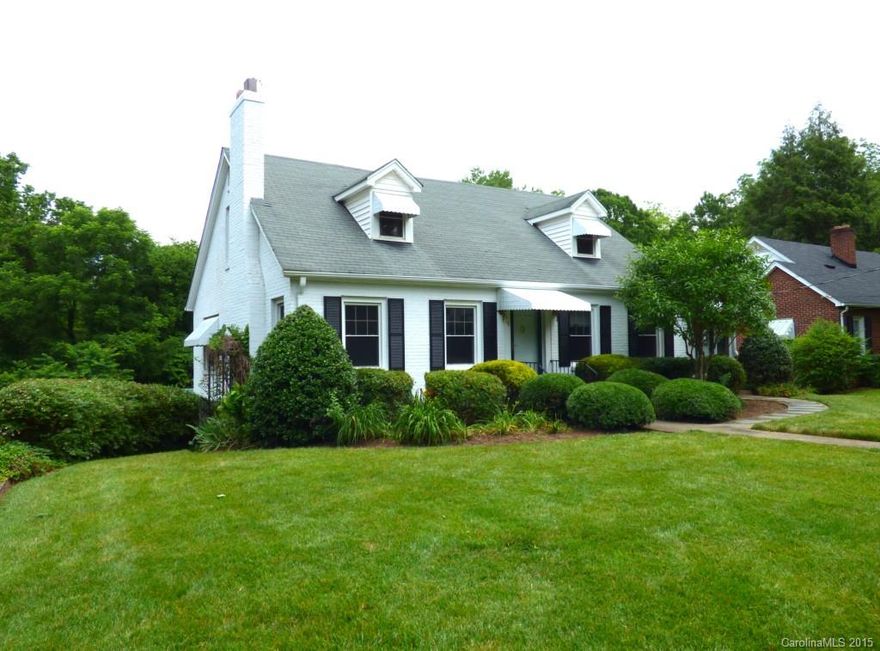 Charming vintage home in Downtown Newton offers beautiful hardwood floors, wide moldings, solid wood doors...all of the quality original details you want, plus the updates you need! The renovated kitchen offers plenty of cabinetry, updated counters and appliances. Formal living and dining rooms with arched doorways and built-in shelving, open kitchen with adjoining breakfast room/den with lots of natural light.