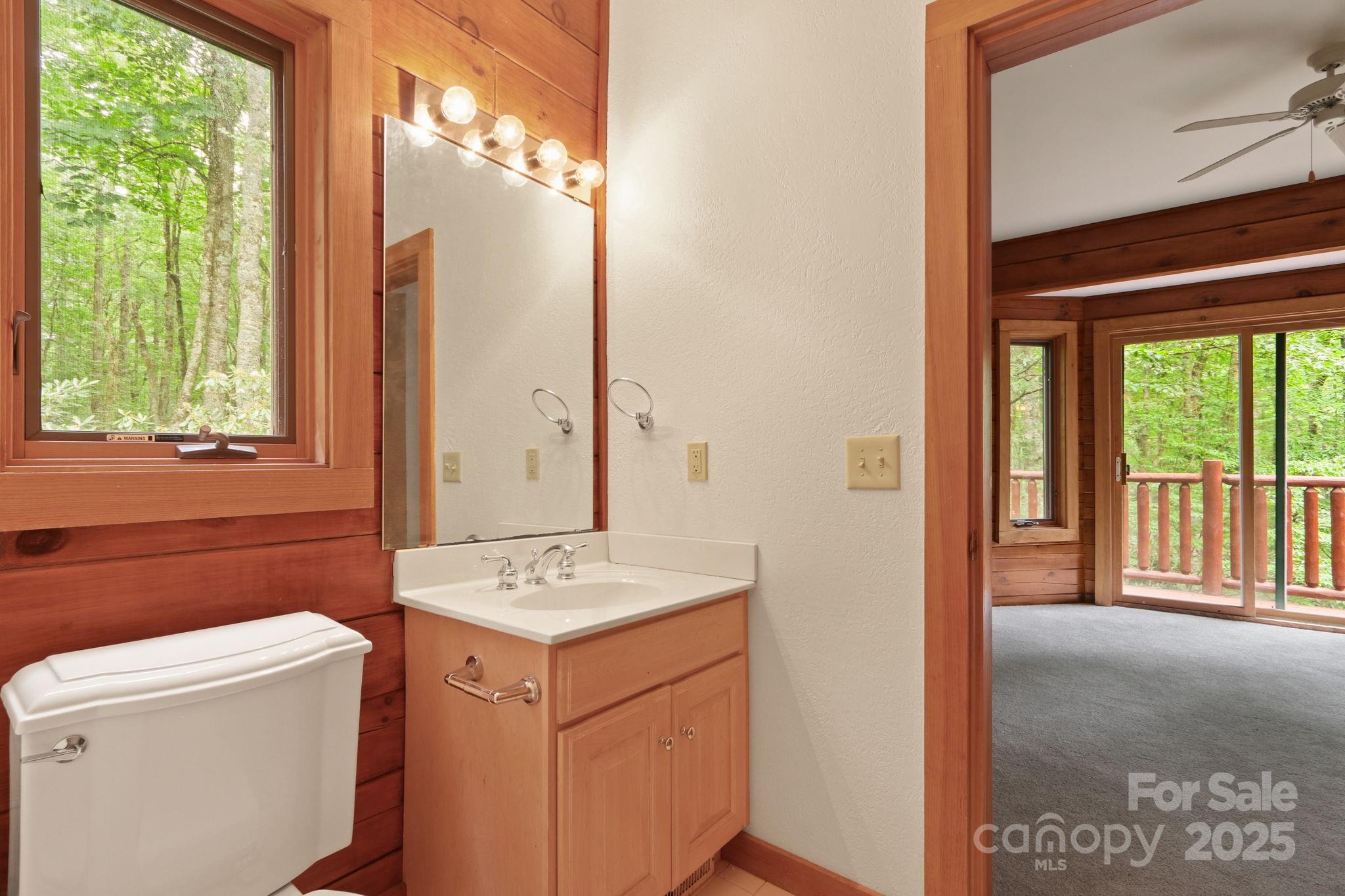 Blowing Rock, North Carolina 28605, United States, 4 Bedrooms Bedrooms, ,4 BathroomsBathrooms,Residential,Active,35497