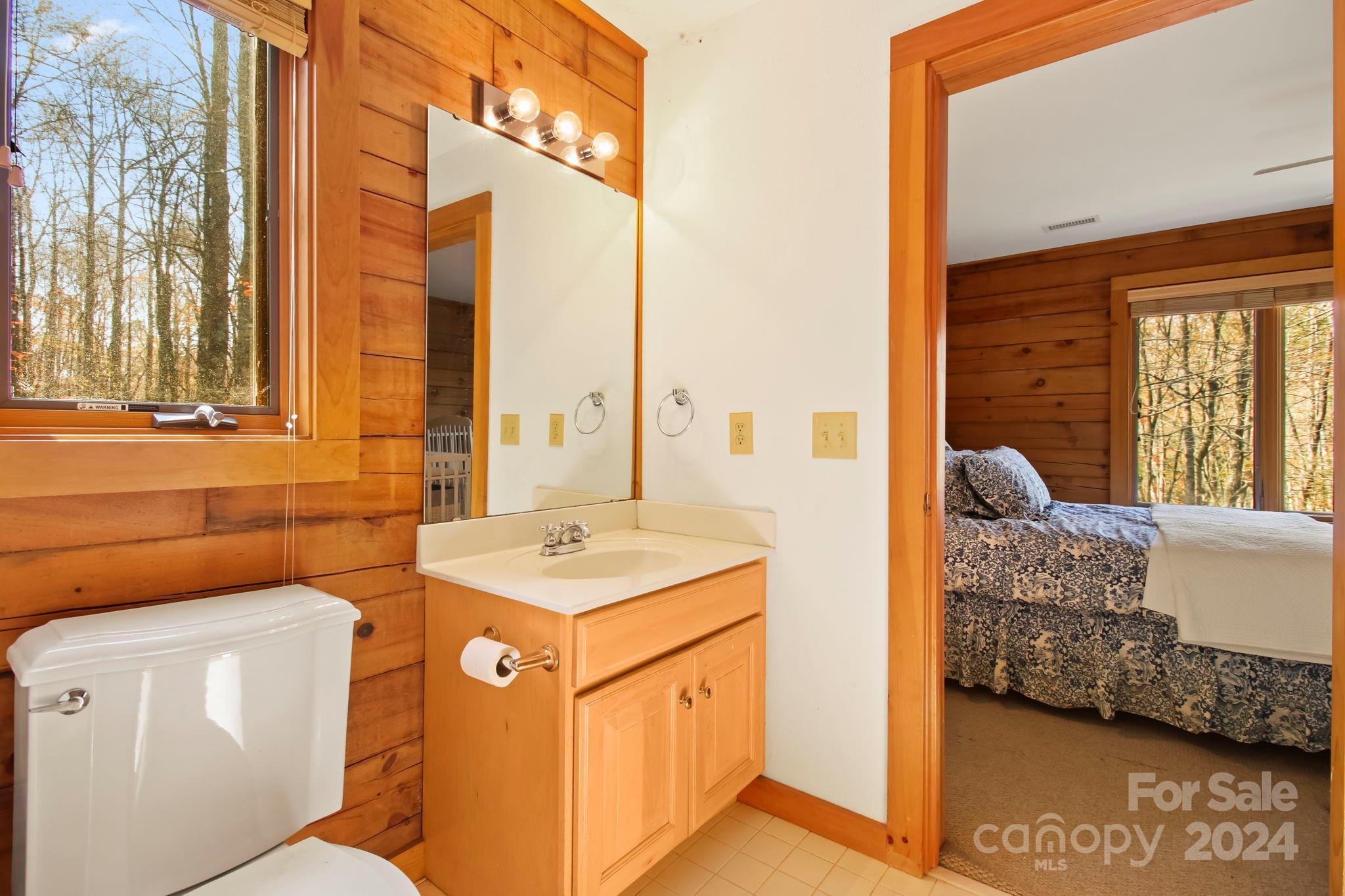 Blowing Rock, North Carolina 28605, United States, 4 Bedrooms Bedrooms, ,4 BathroomsBathrooms,Residential,Active,35497