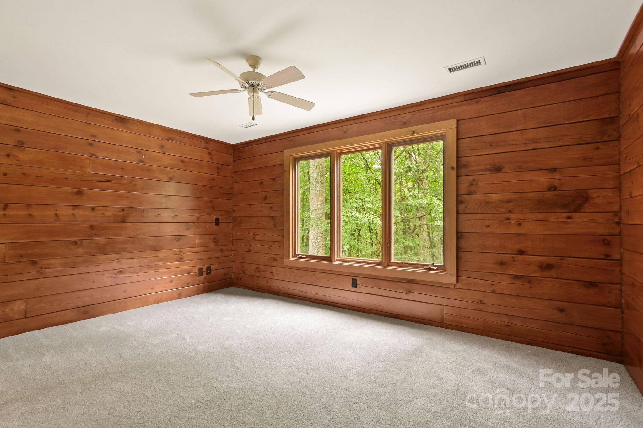 Blowing Rock, North Carolina 28605, United States, 4 Bedrooms Bedrooms, ,4 BathroomsBathrooms,Residential,Active,35497