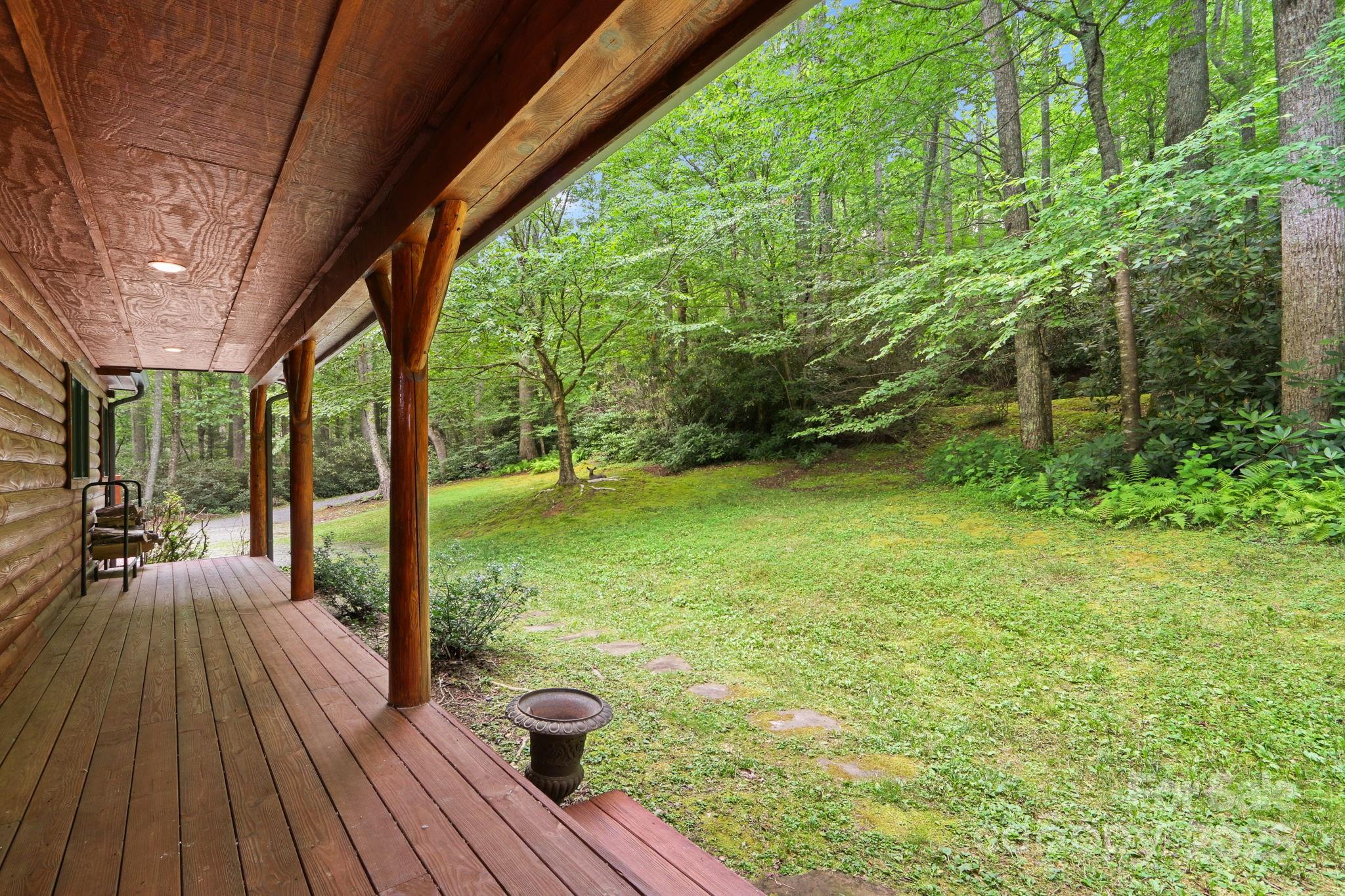 Blowing Rock, North Carolina 28605, United States, 4 Bedrooms Bedrooms, ,4 BathroomsBathrooms,Residential,Active,35497