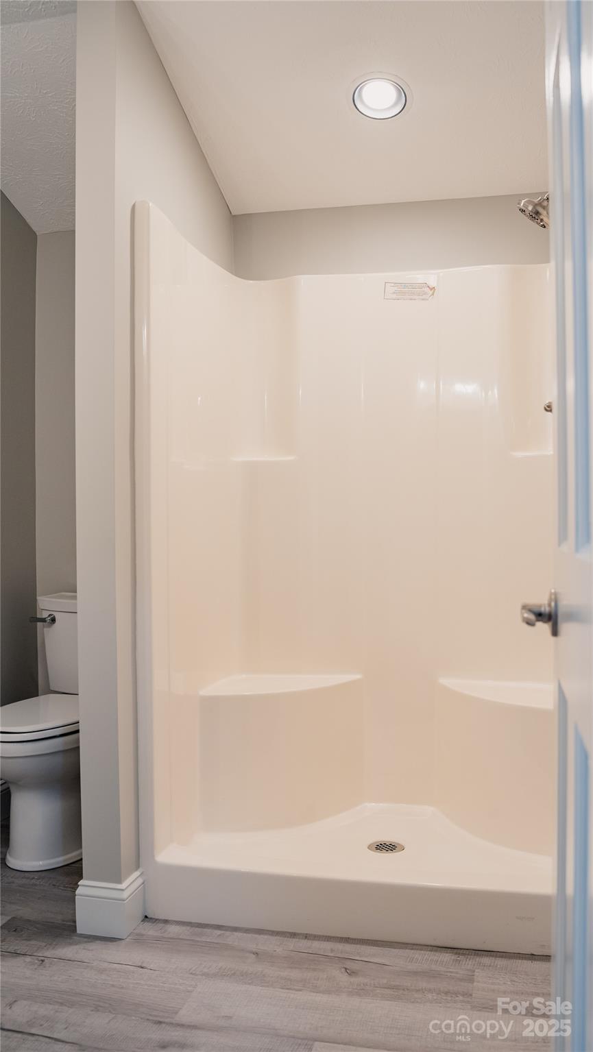 Boone, North Carolina 28607, United States, 4 Bedrooms Bedrooms, ,5 BathroomsBathrooms,Residential,Active,163125