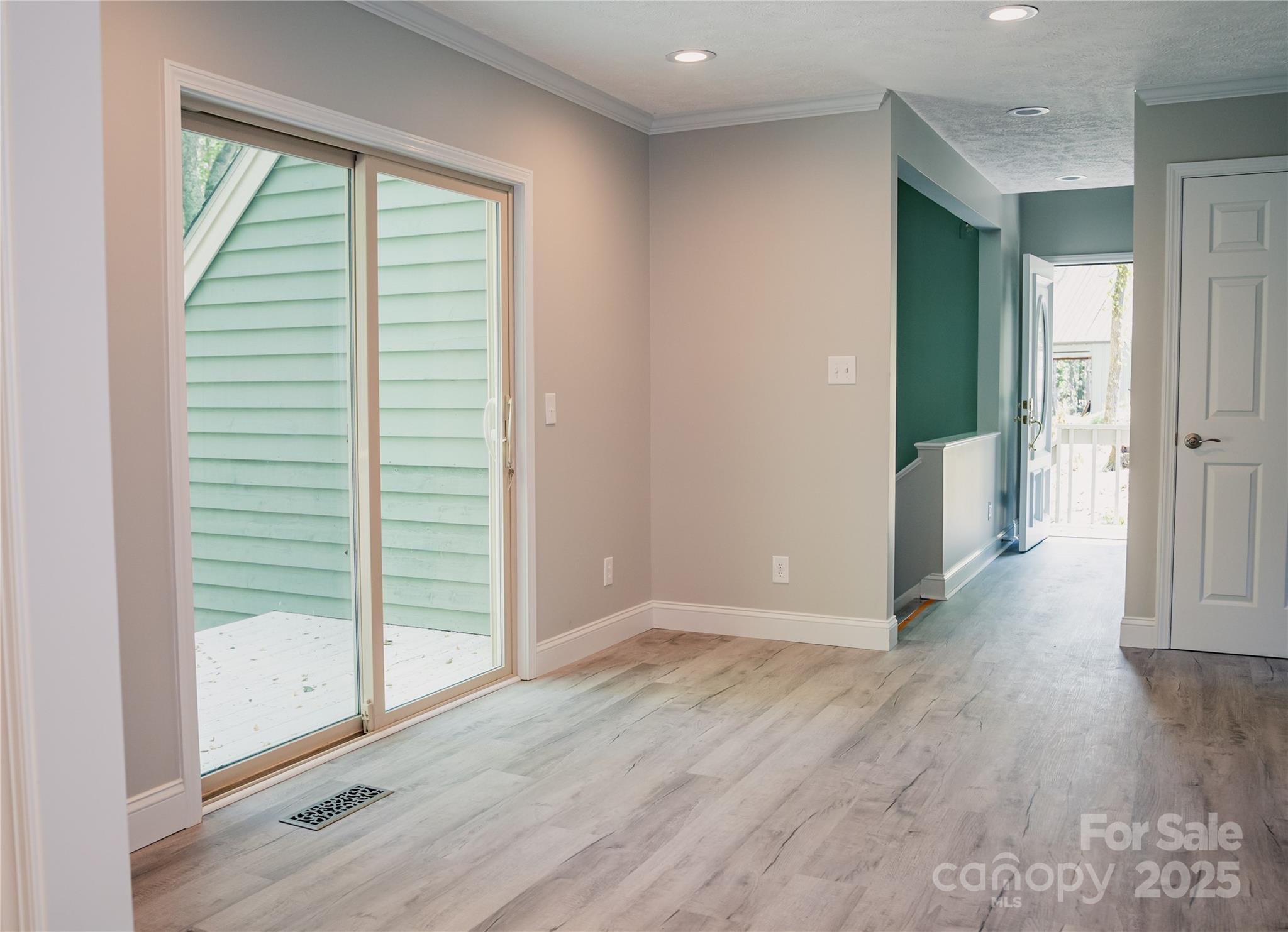 Boone, North Carolina 28607, United States, 4 Bedrooms Bedrooms, ,5 BathroomsBathrooms,Residential,Active,163125