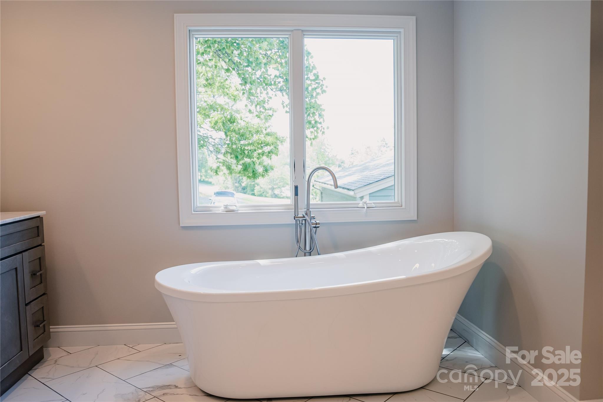 Boone, North Carolina 28607, United States, 4 Bedrooms Bedrooms, ,5 BathroomsBathrooms,Residential,Active,163125