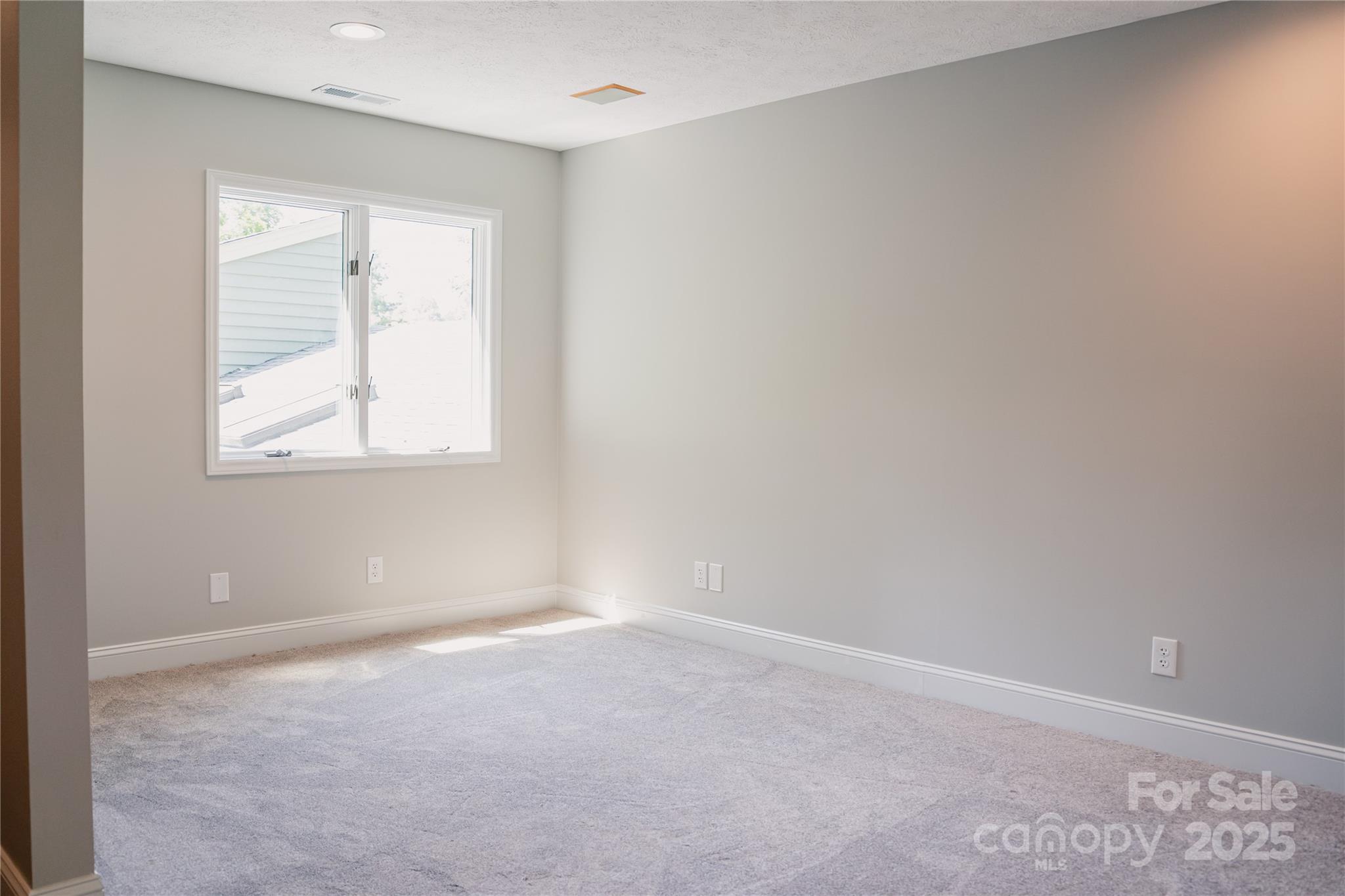 Boone, North Carolina 28607, United States, 4 Bedrooms Bedrooms, ,5 BathroomsBathrooms,Residential,Active,163125