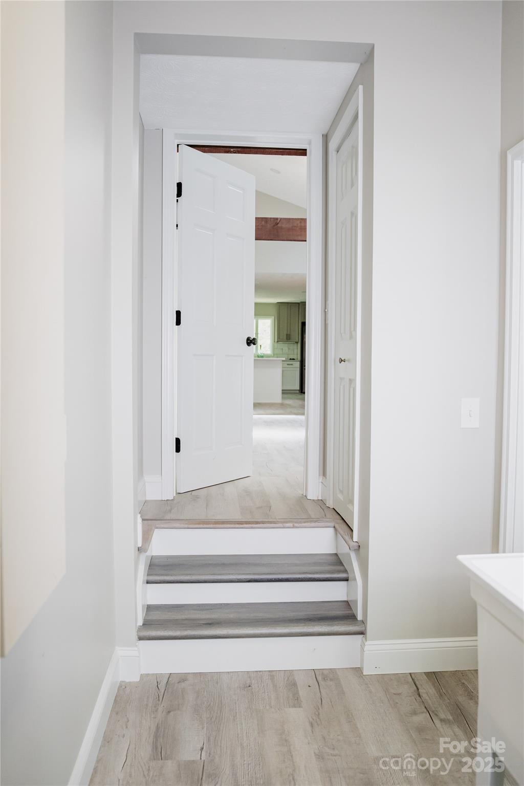 Boone, North Carolina 28607, United States, 4 Bedrooms Bedrooms, ,5 BathroomsBathrooms,Residential,Active,163125