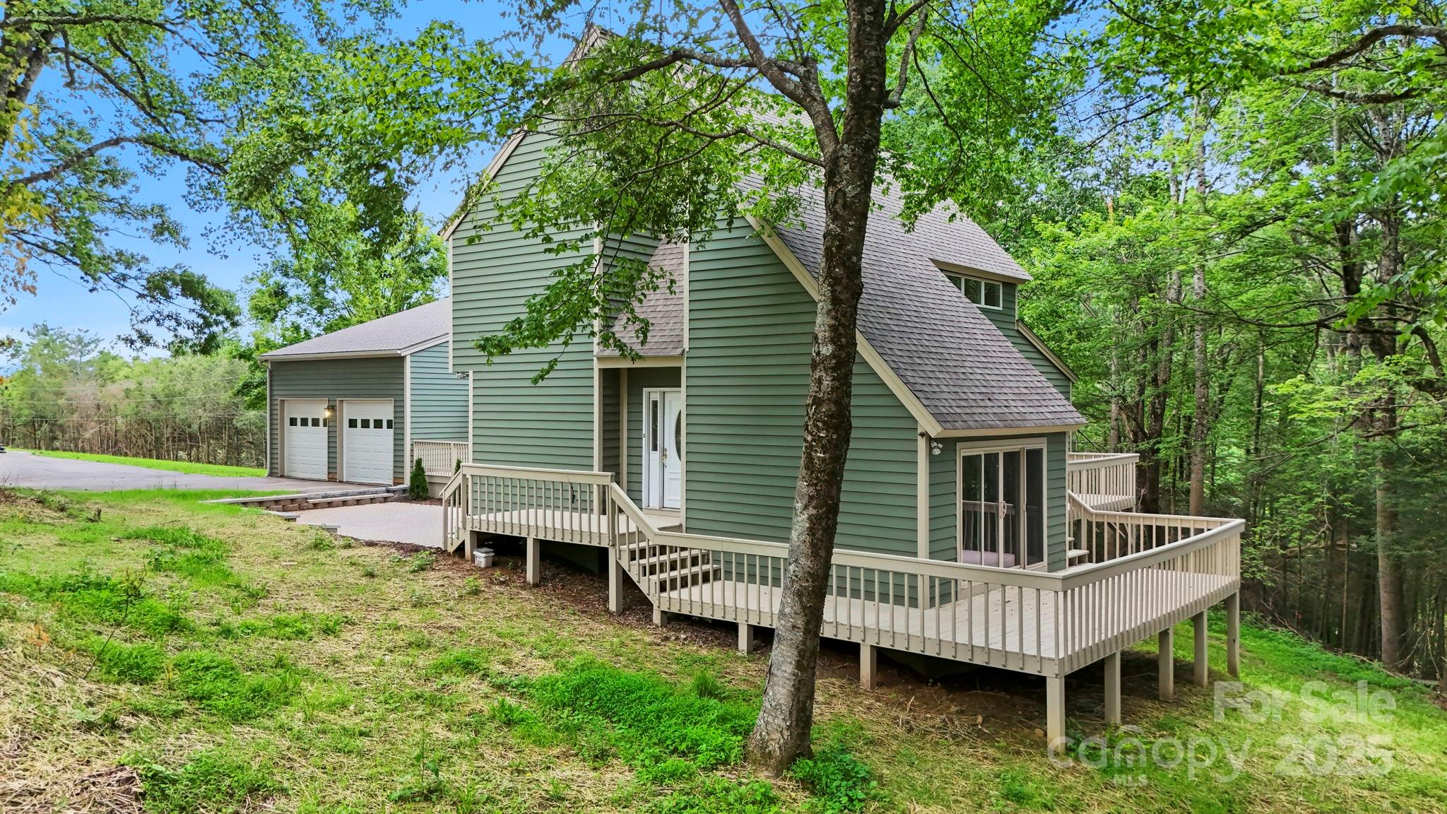 Boone, North Carolina 28607, United States, 4 Bedrooms Bedrooms, ,5 BathroomsBathrooms,Residential,Active,163125