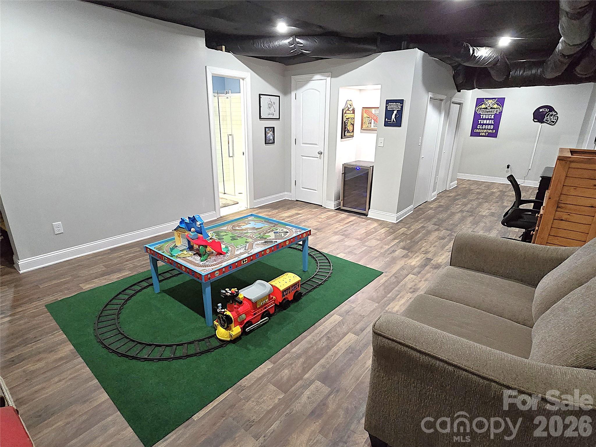 Twin Oaks - Residential