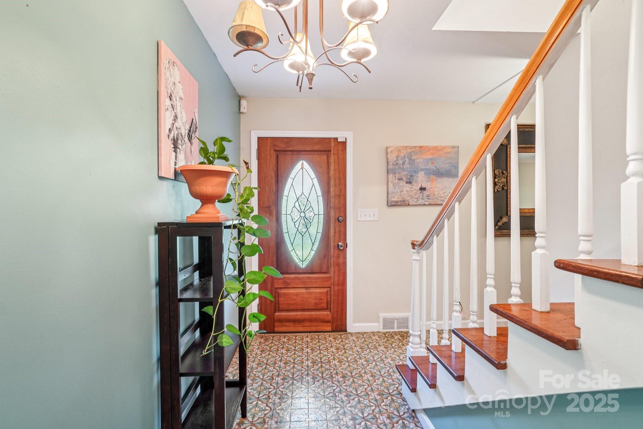 710 Heatherwood Drive