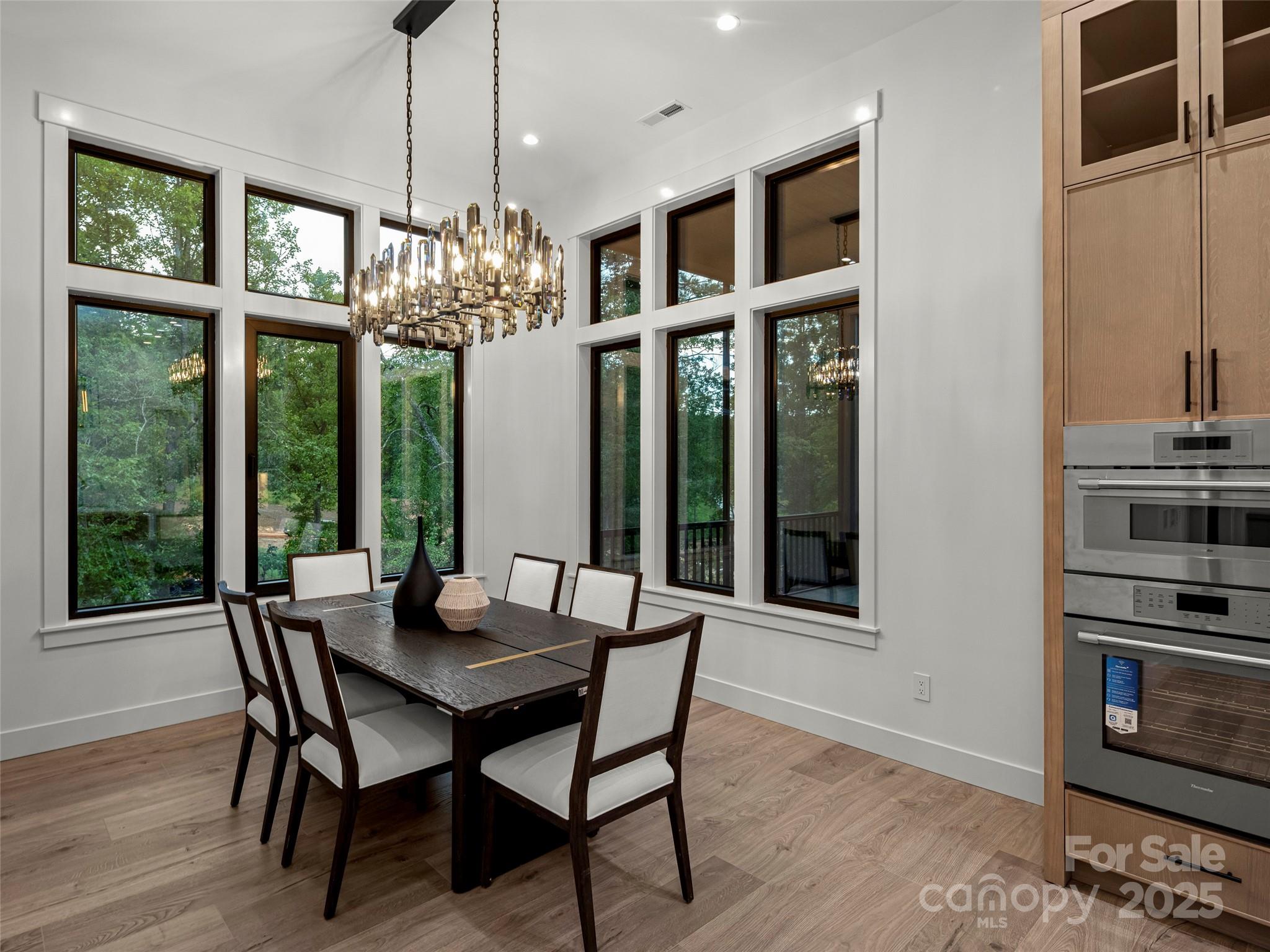 Horse Shoe Cove - Residential