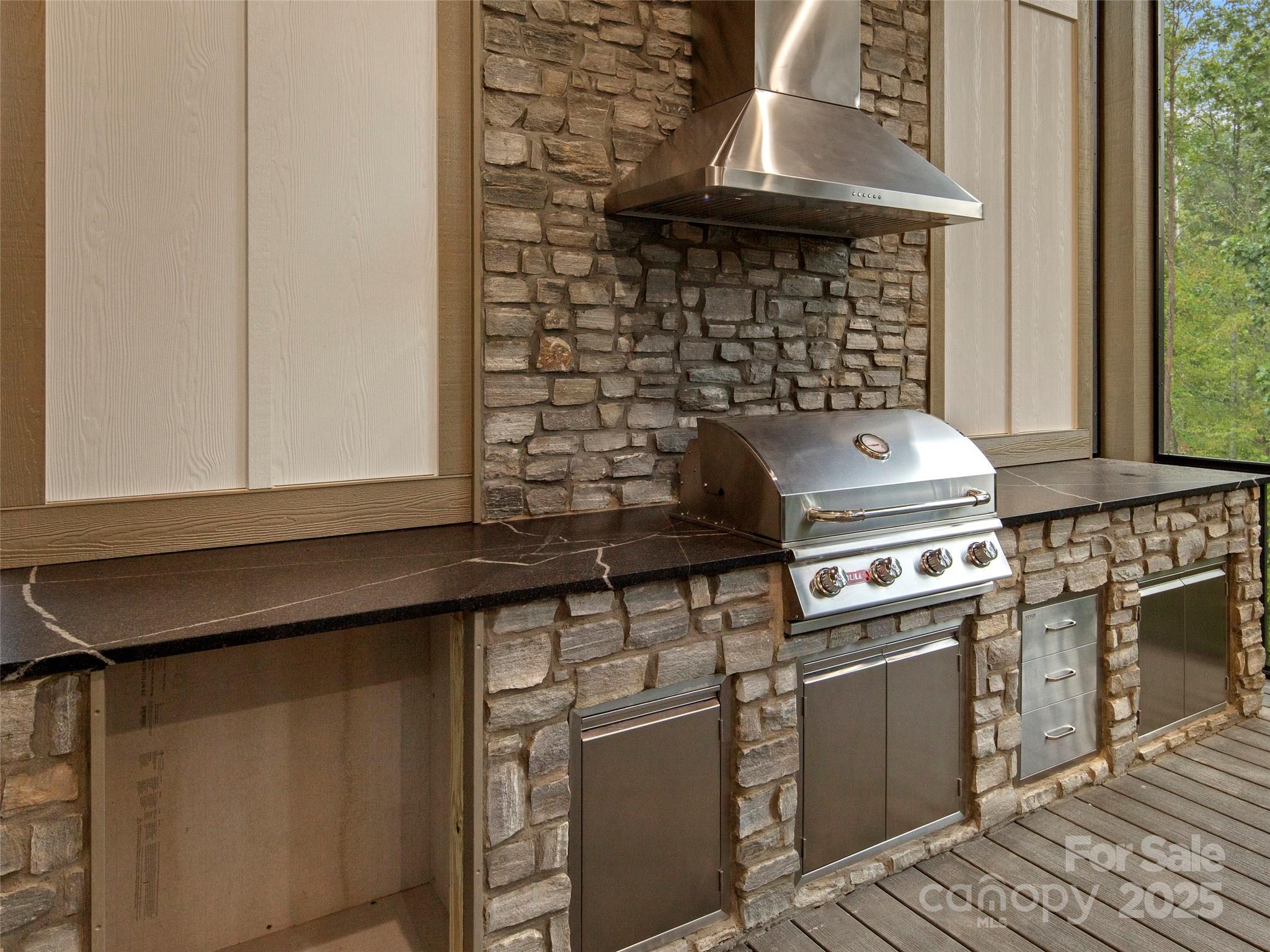 Horse Shoe Cove - Residential