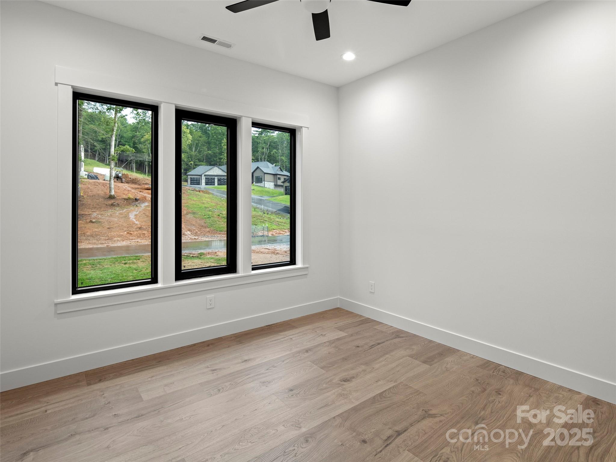 Horse Shoe Cove - Residential