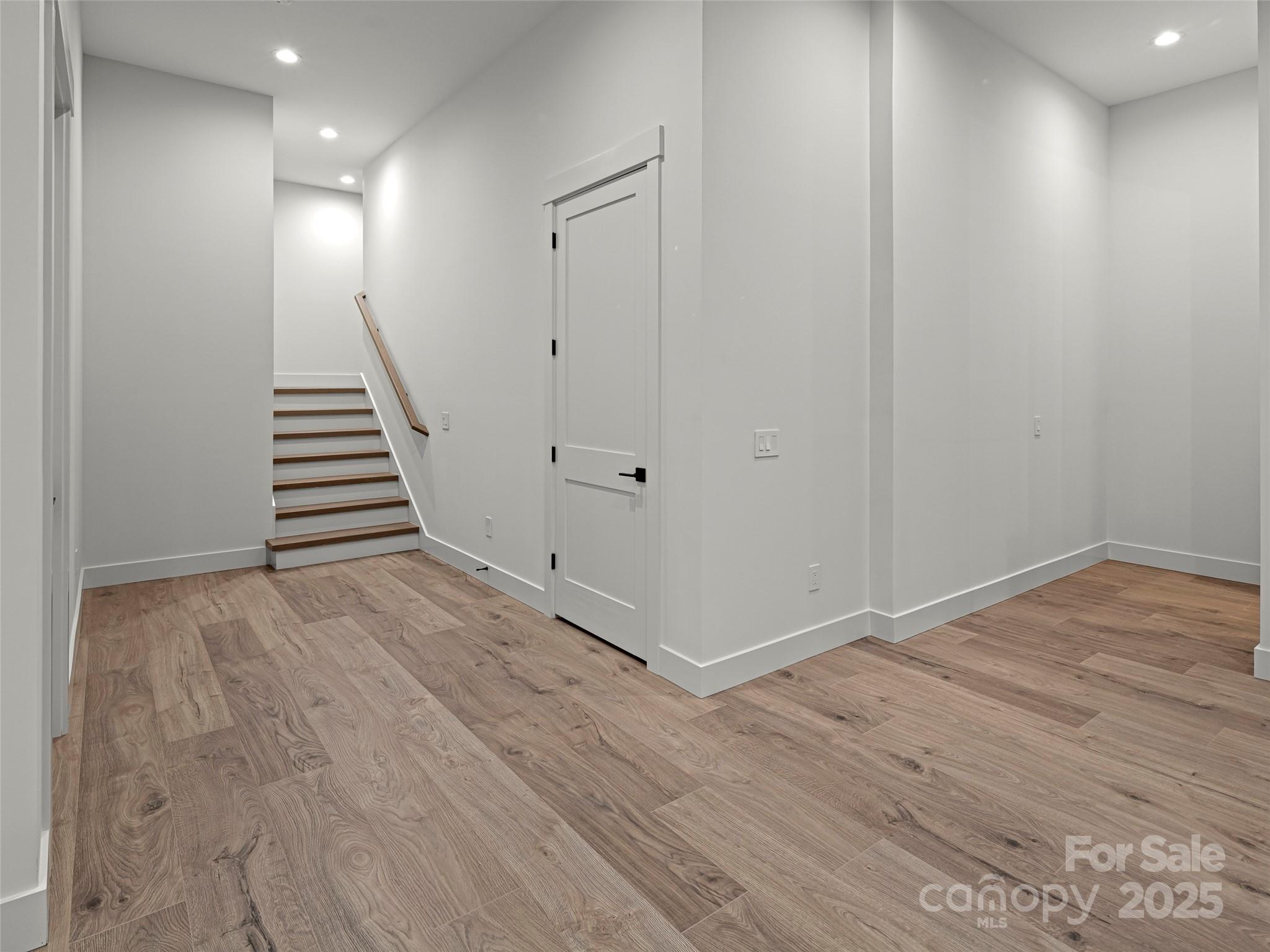 Horse Shoe Cove - Residential