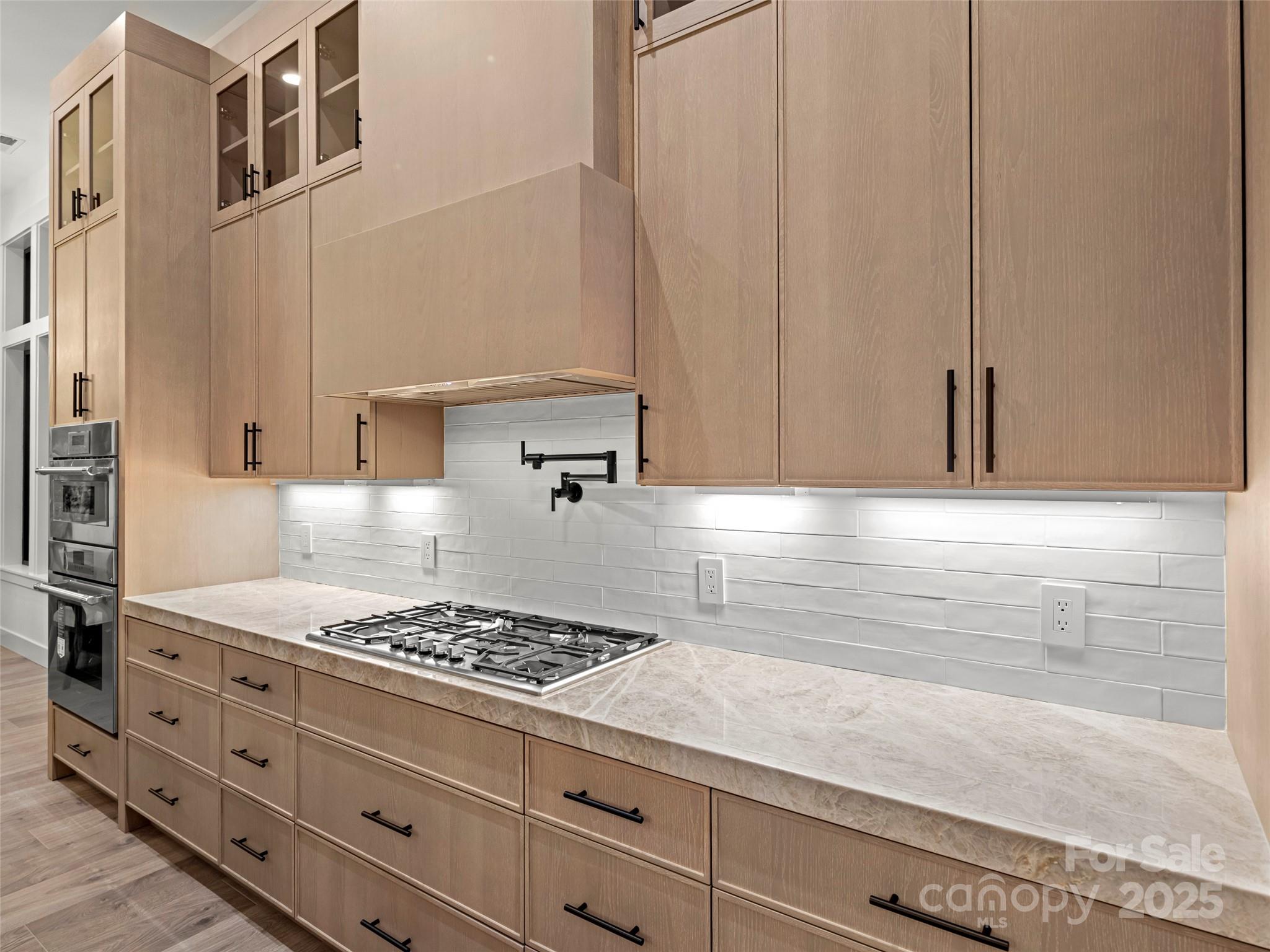 Horse Shoe Cove - Residential