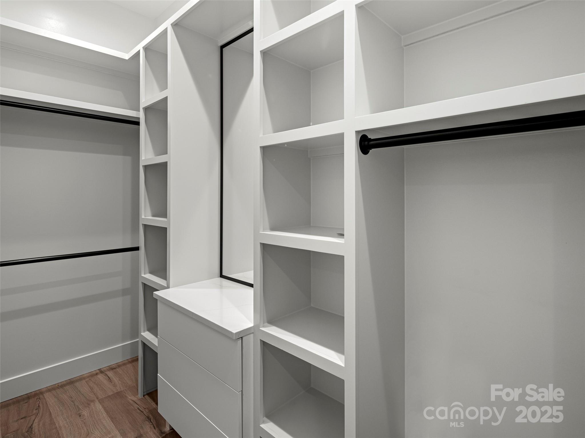 Horse Shoe Cove - Residential