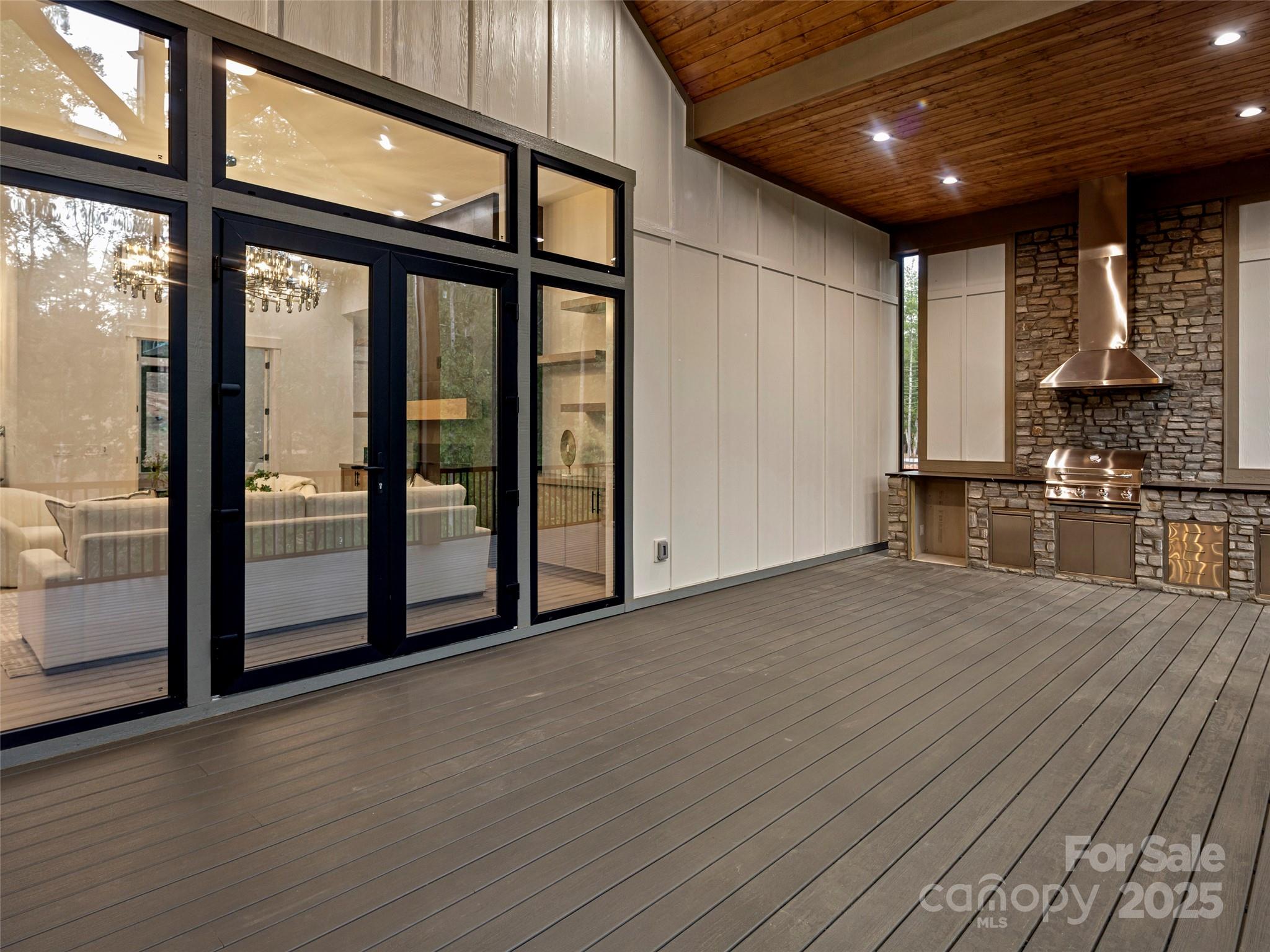 Horse Shoe Cove - Residential